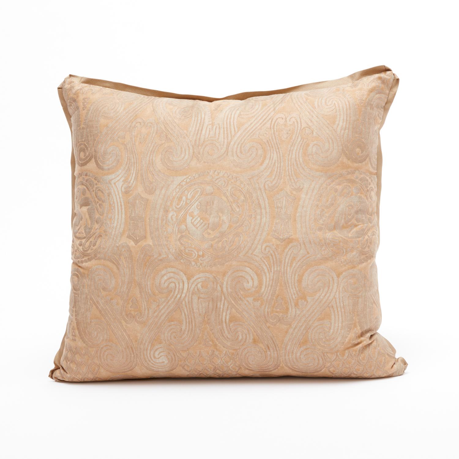 Contemporary Pair of Fortuny Fabric Cushions in the Peruviano Pattern For Sale