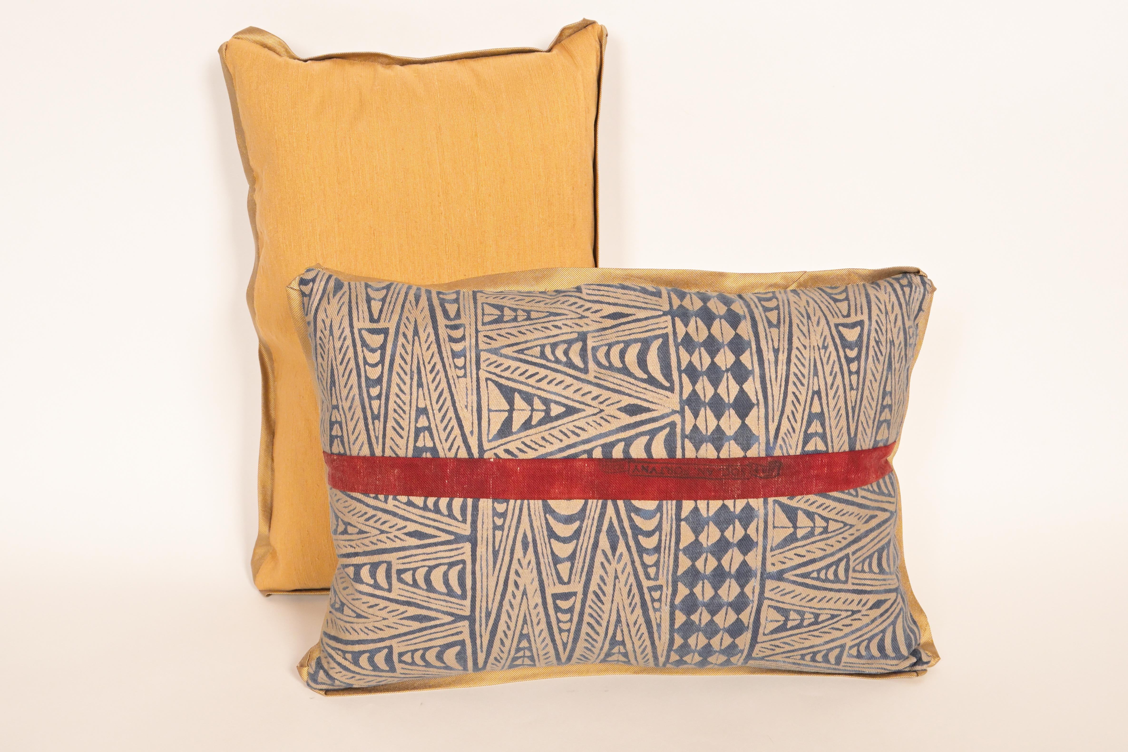 American Pair of Fortuny Lumbar Cushions with Rare Melilla Pattern by David Duncan For Sale
