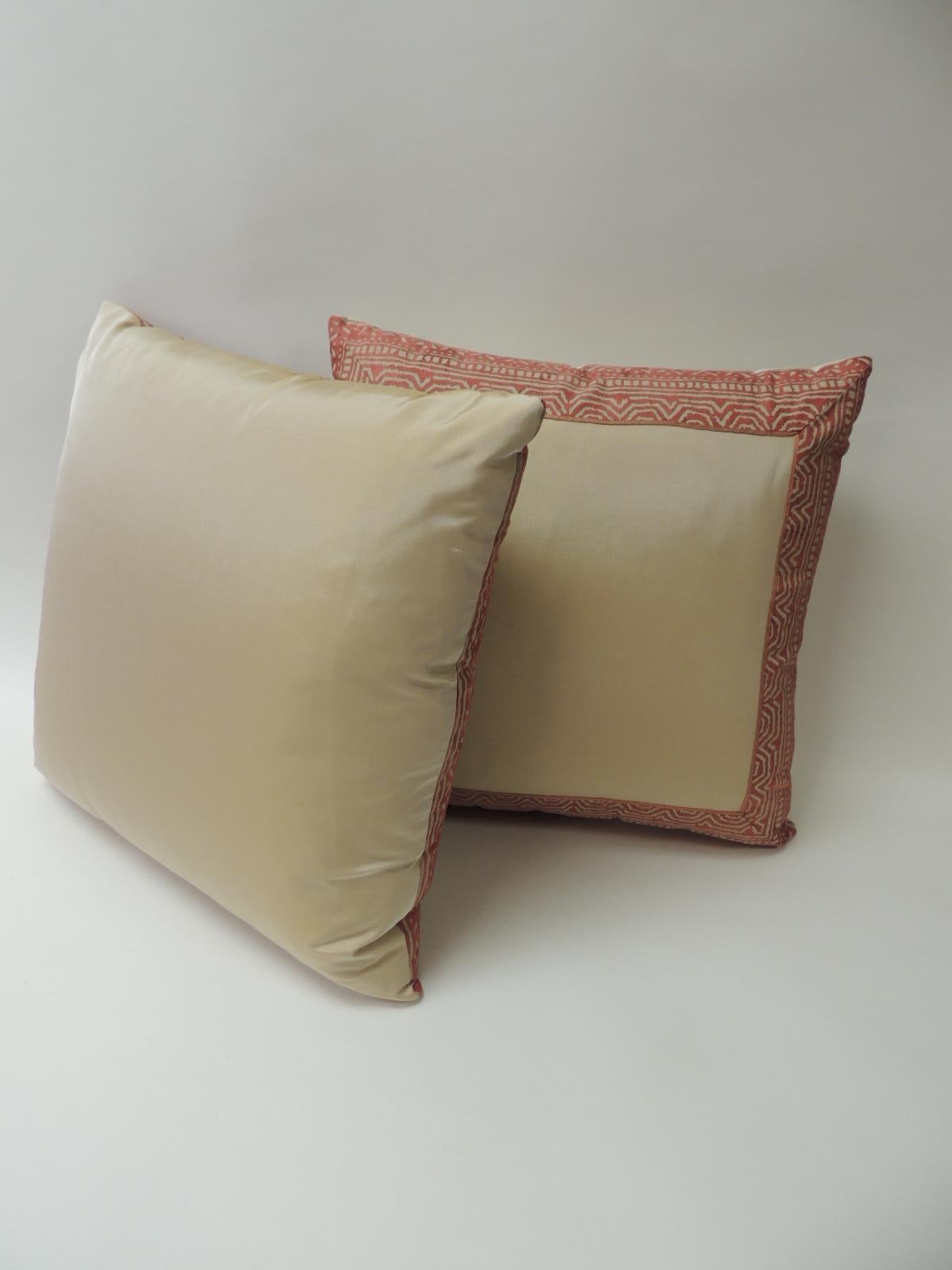 Pair of Fortuny Pink Tapa Border Decorative Pillows In Good Condition In Oakland Park, FL