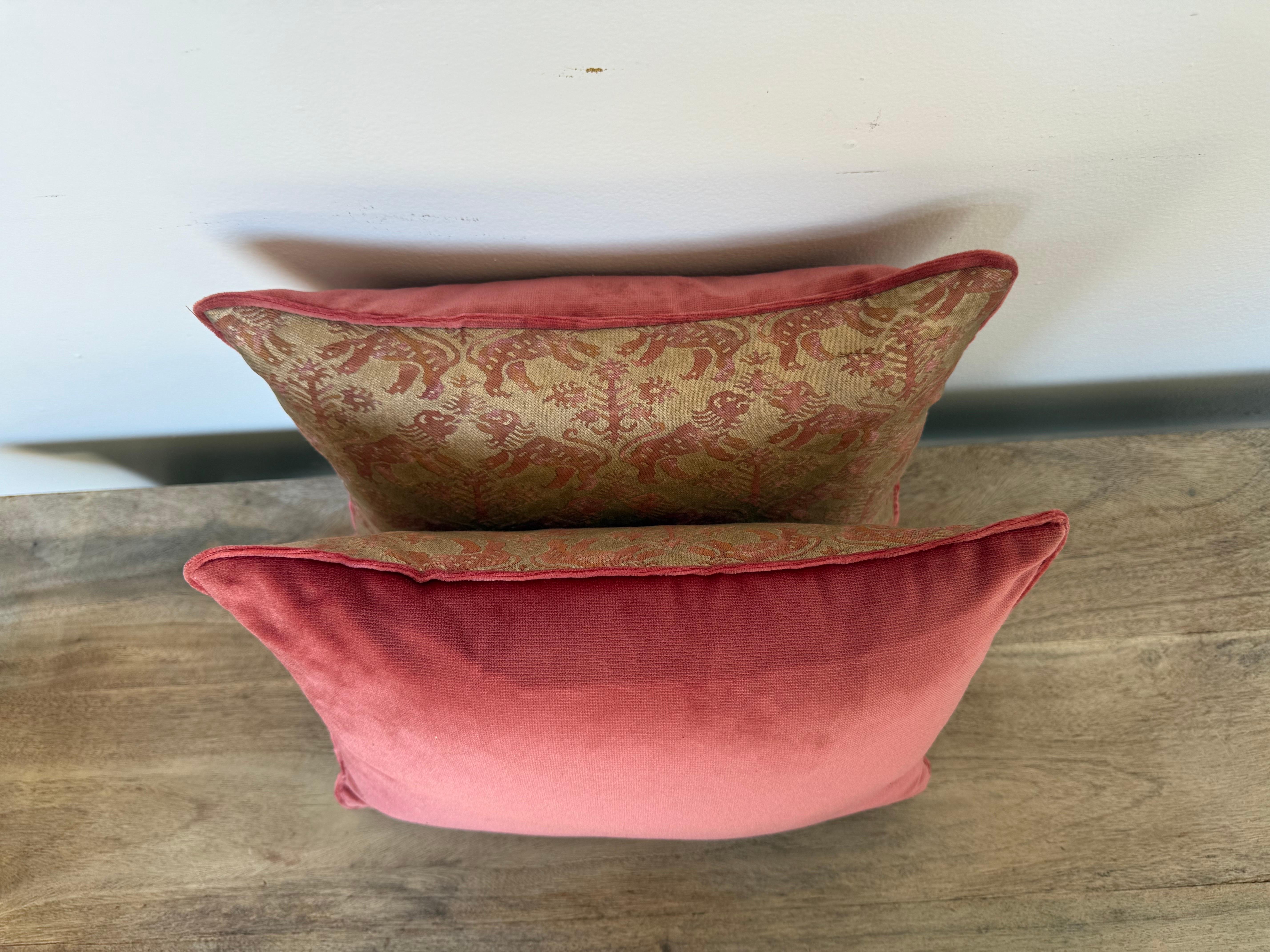 Baroque Pair of Fortuny “Richelieu” Pattern Pillows For Sale