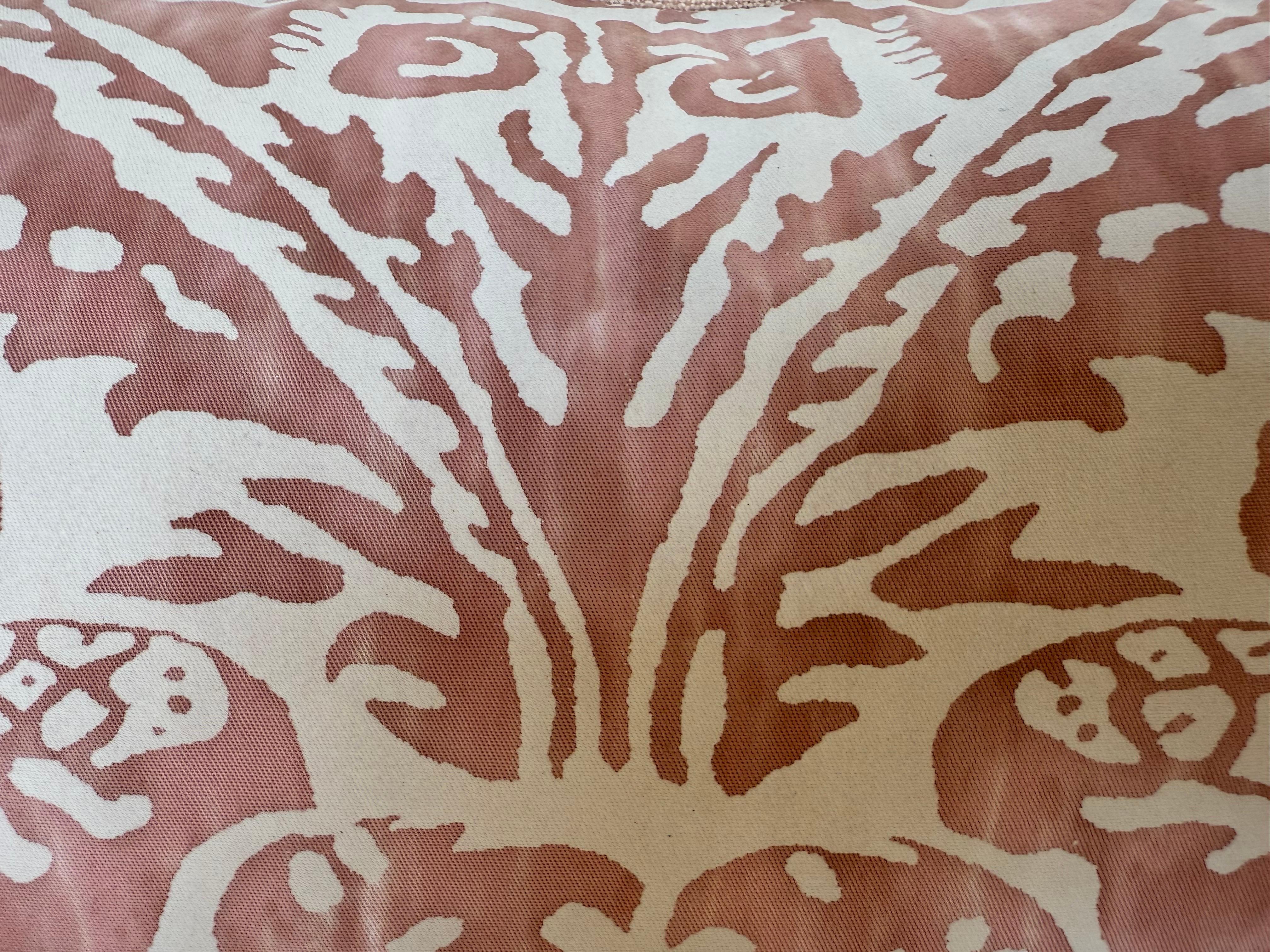 Pair of Fortuny-Style Textiles Pillows In New Condition For Sale In Los Angeles, CA
