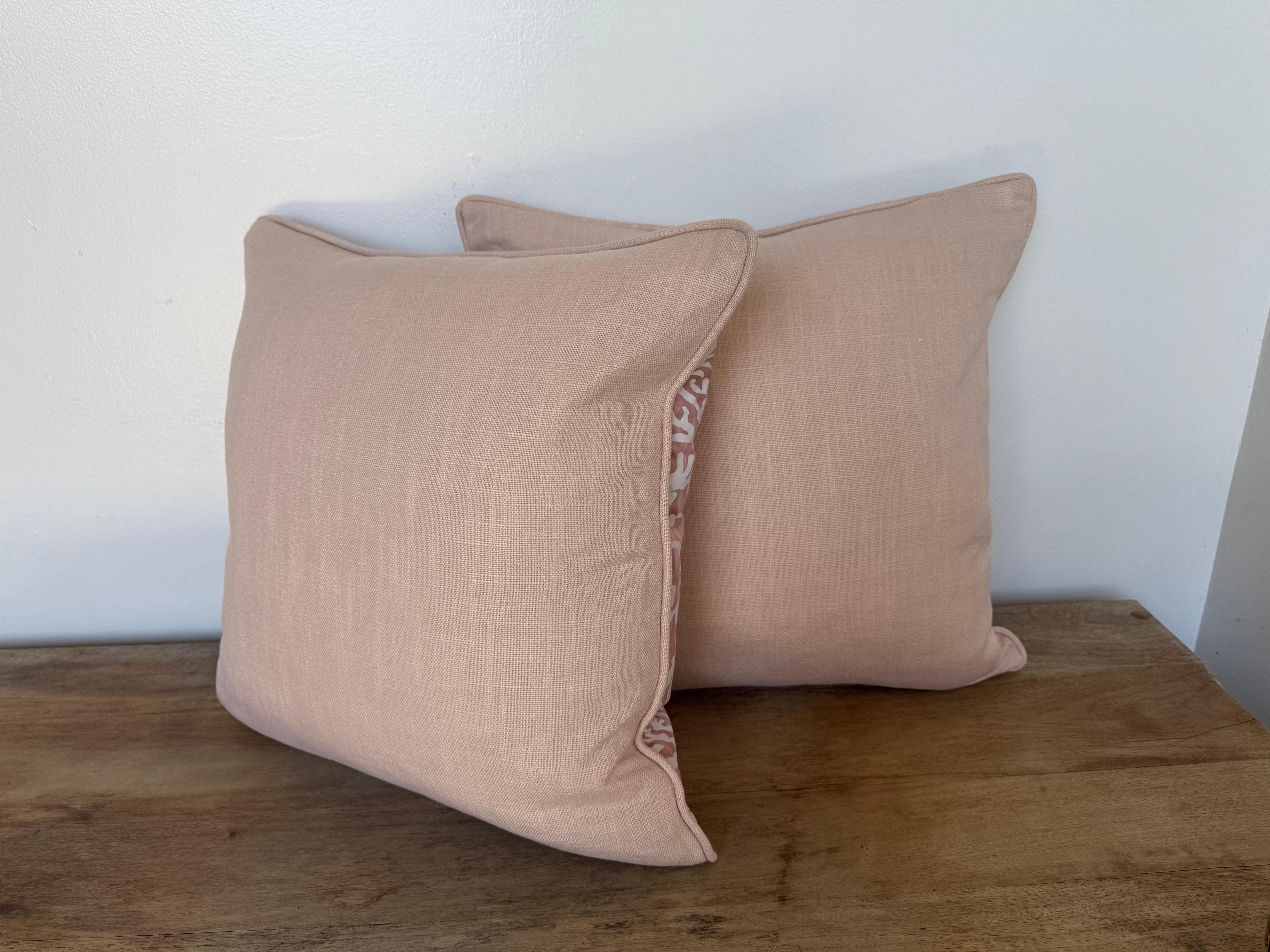 Pair of Fortuny-Style Textiles Pillows For Sale 1
