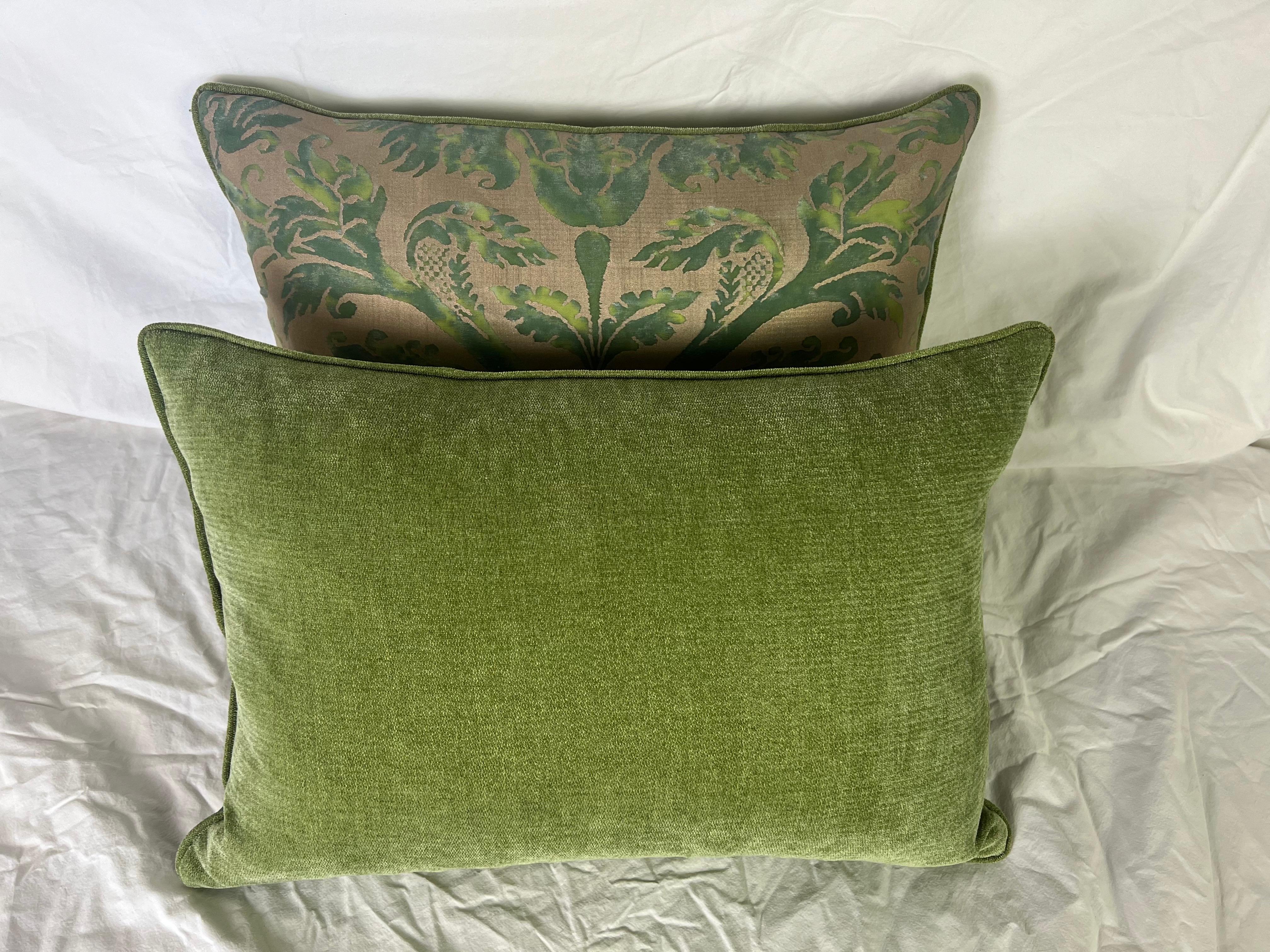 Pair of Fortuny Textile Pillows In Excellent Condition In Los Angeles, CA