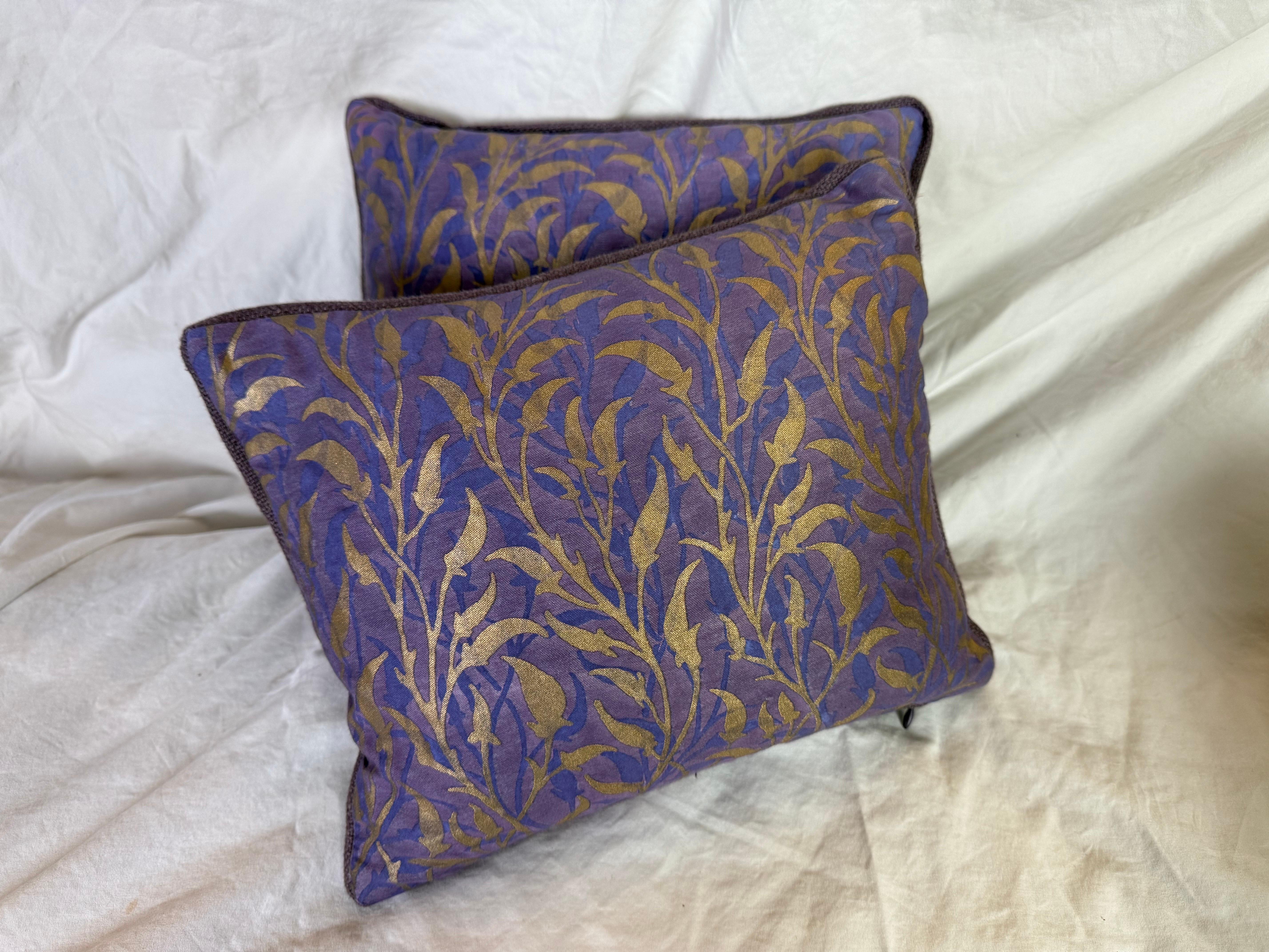 Pareja de almohadas textiles Fortuny en Nuevo estado para la venta en Los Angeles, CA