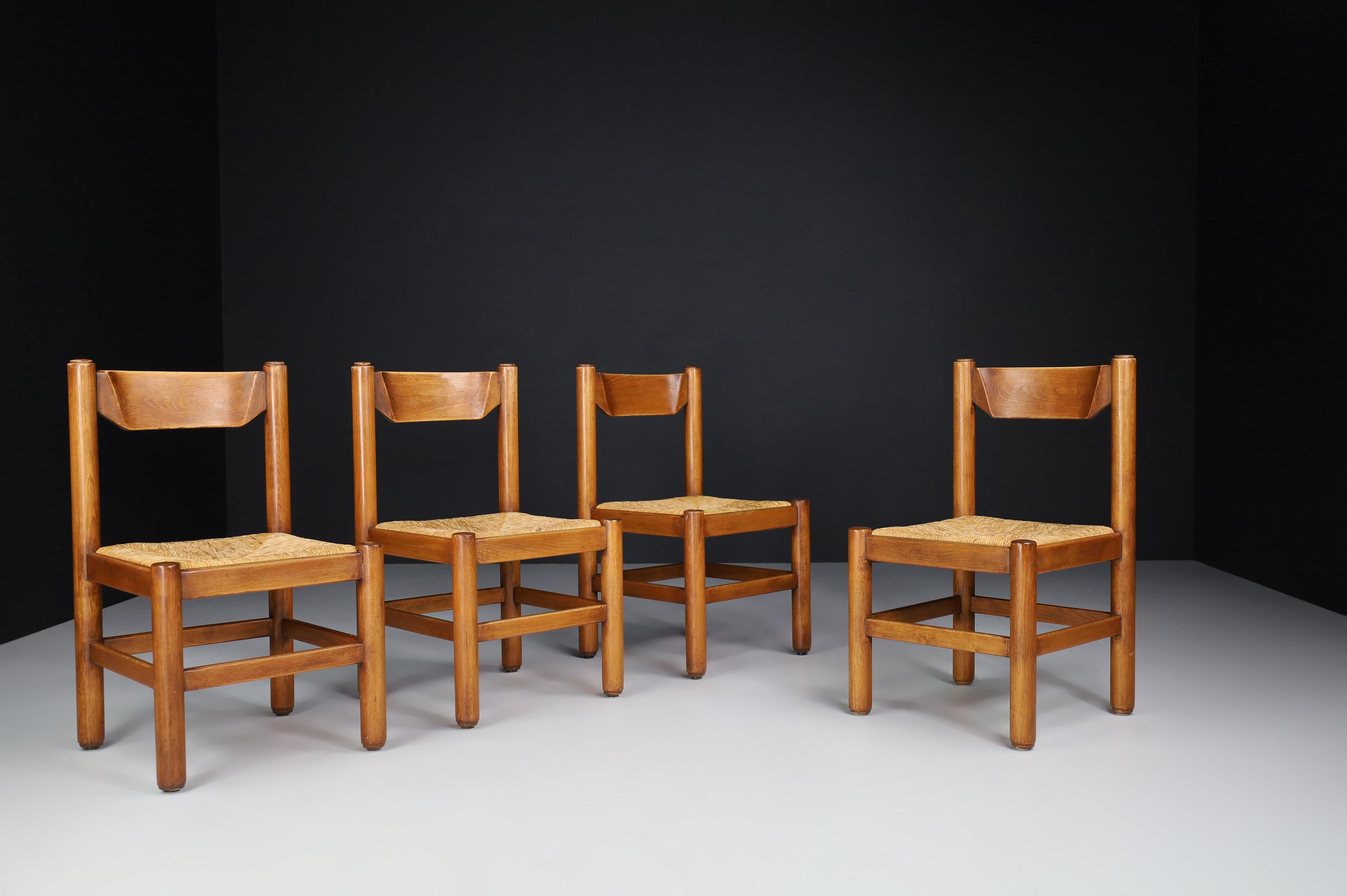 Pair of Four Oak and Rush Chairs in the Style of Charlotte Perriand, France 1960 For Sale 4