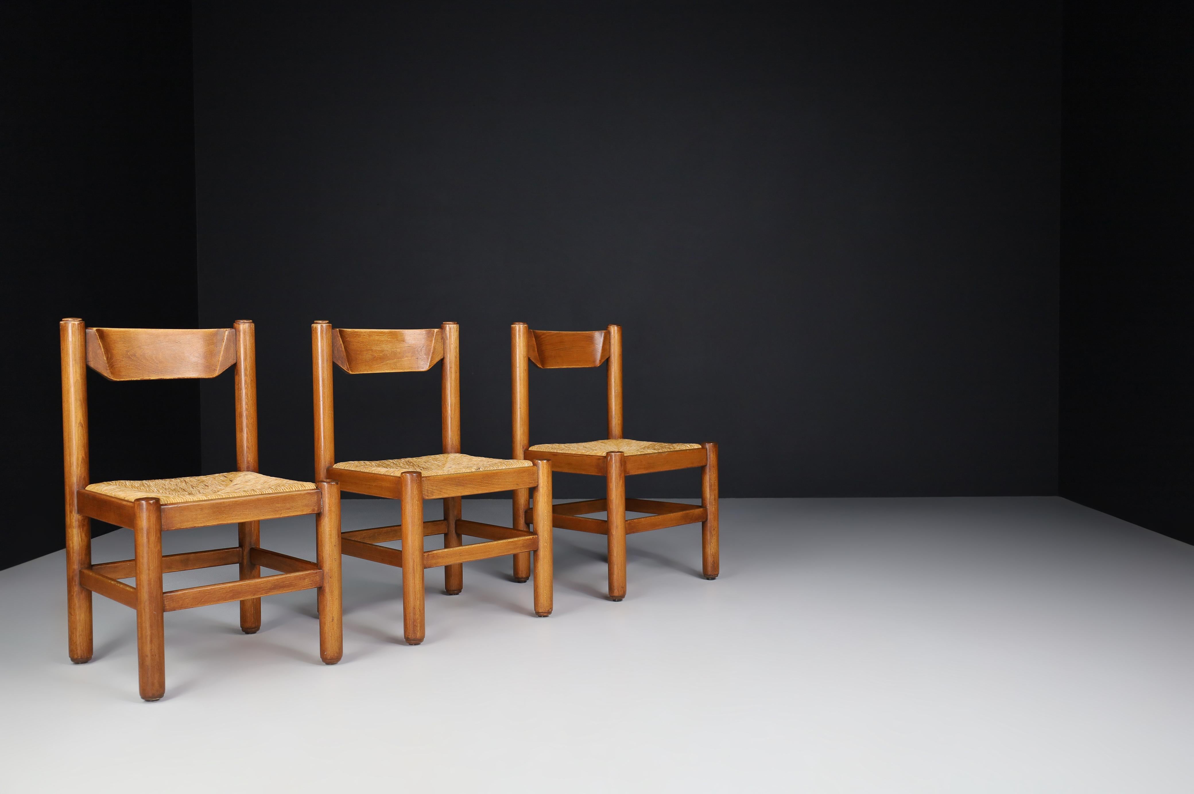 Pair of Four Oak and Rush Chairs in the Style of Charlotte Perriand, France 1960 For Sale 2