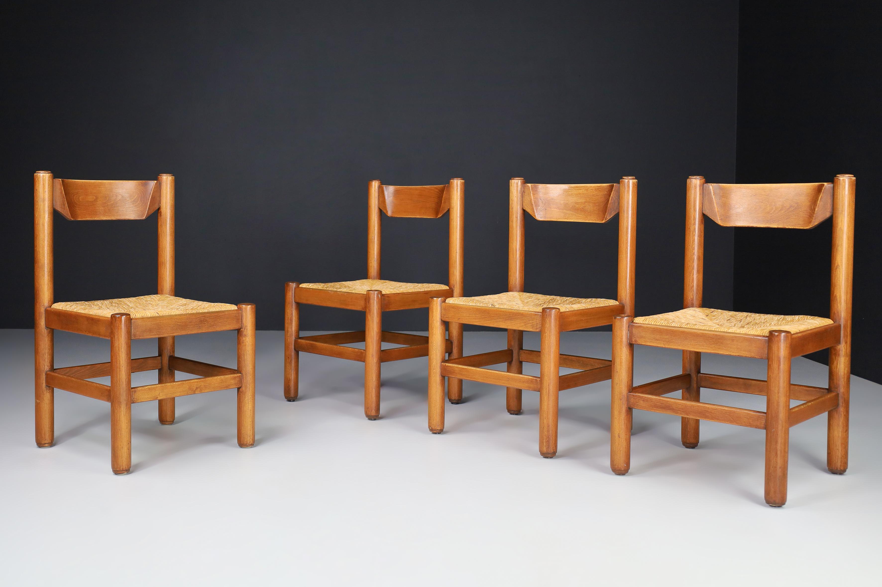 Pair of Four Oak and Rush Chairs in the Style of Charlotte Perriand, France 1960 For Sale 3