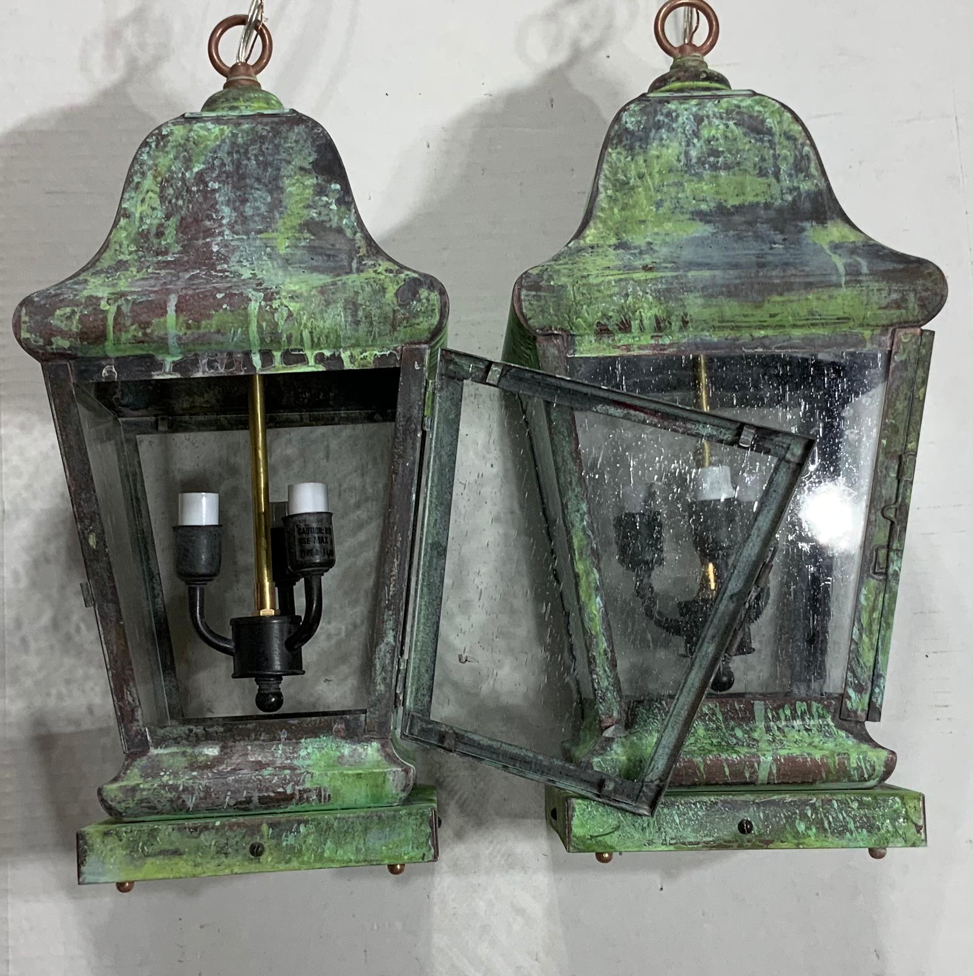 American Classical Pair of Four Sides Quality Solid  Brass Hanging Lanterns For Sale