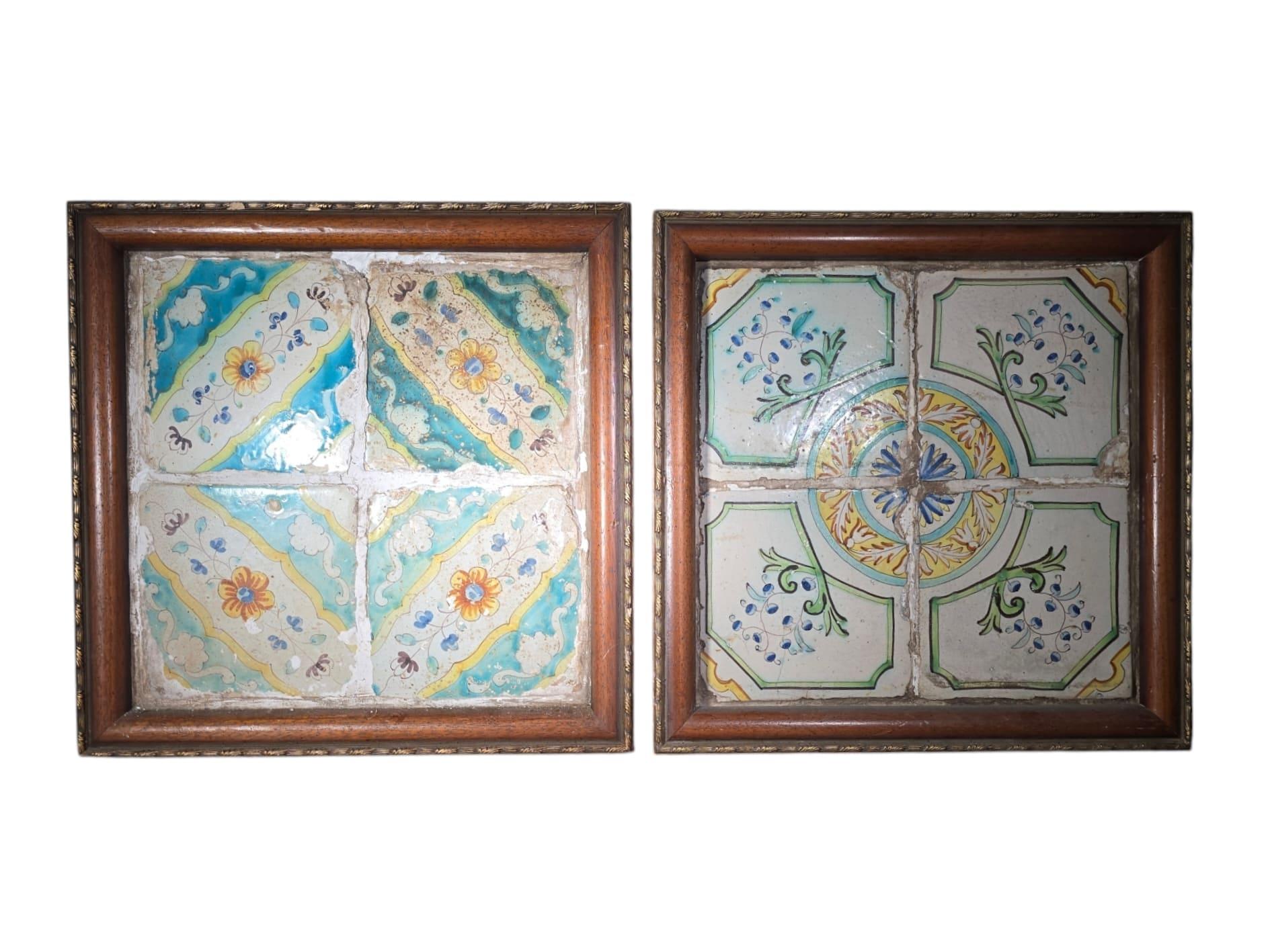 Milieu du XVIIe siècle Paire de carreaux Talavera encadrés du 17e siècle en vente