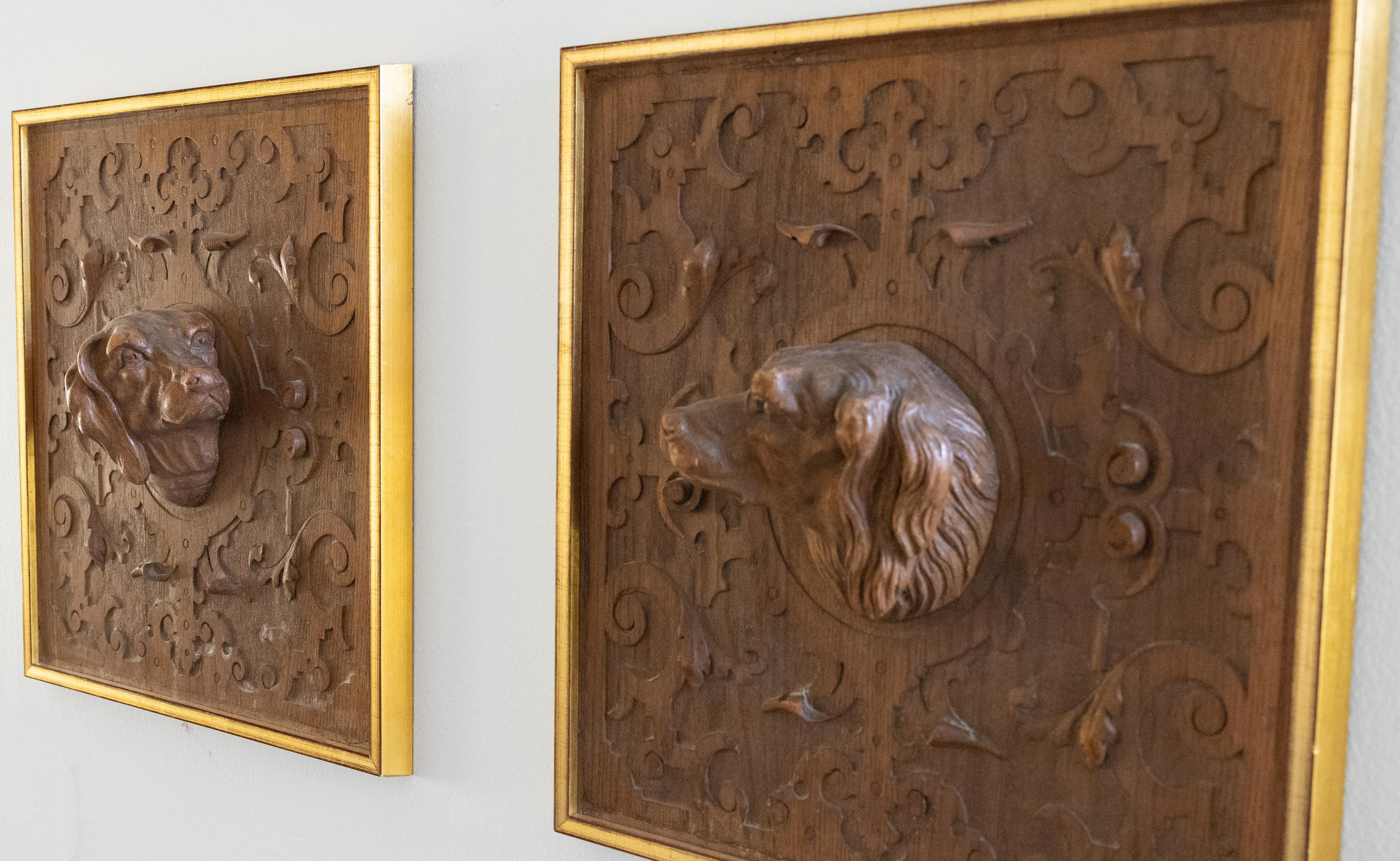 German Pair of Framed 19th C. Black Forest Carved Hunting Dogs Sculptures Wall Panels 