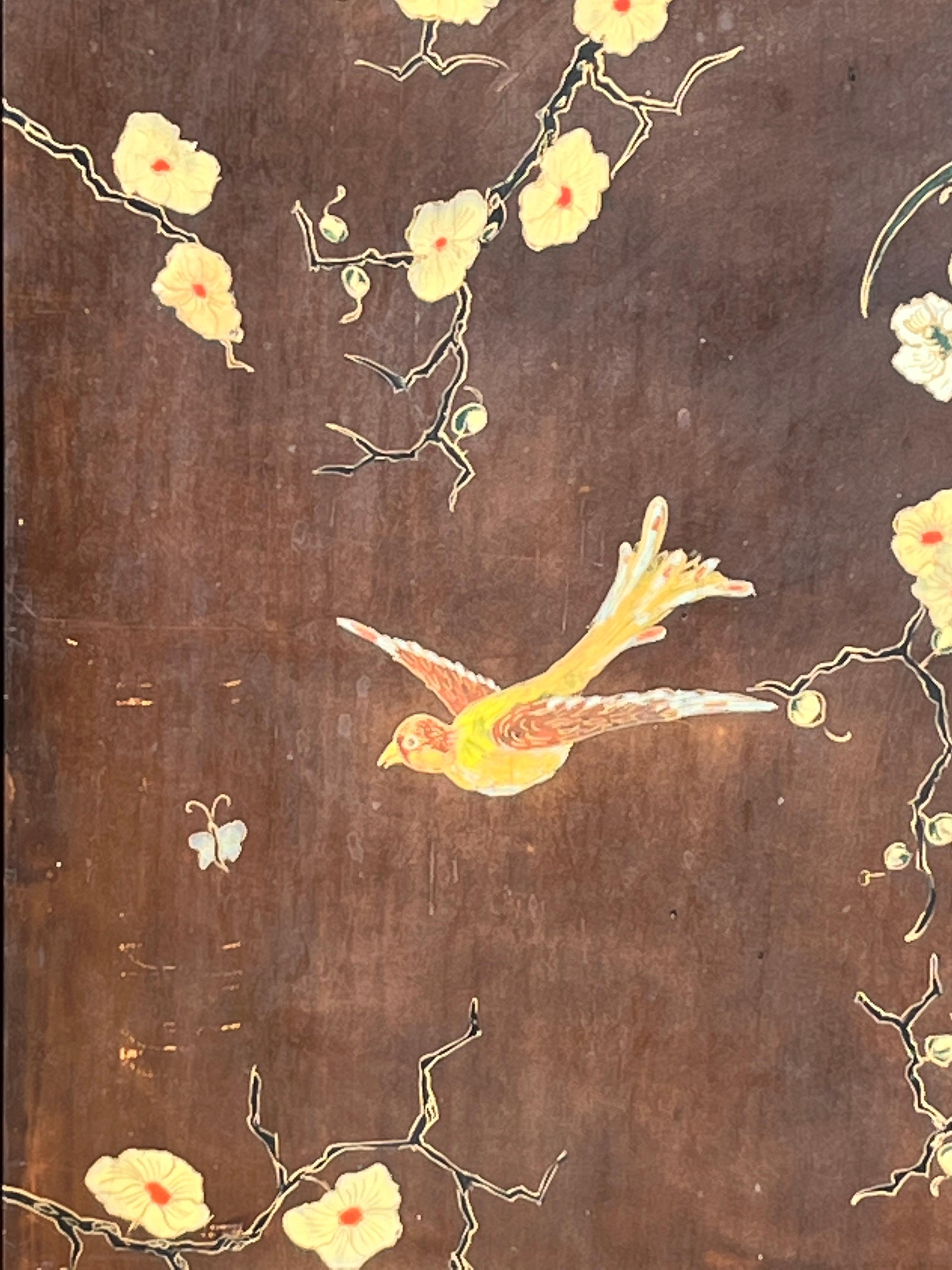Paire de panneaux en laque brune sur Wood Style Art Nouveau Floral Japonais . en vente 1