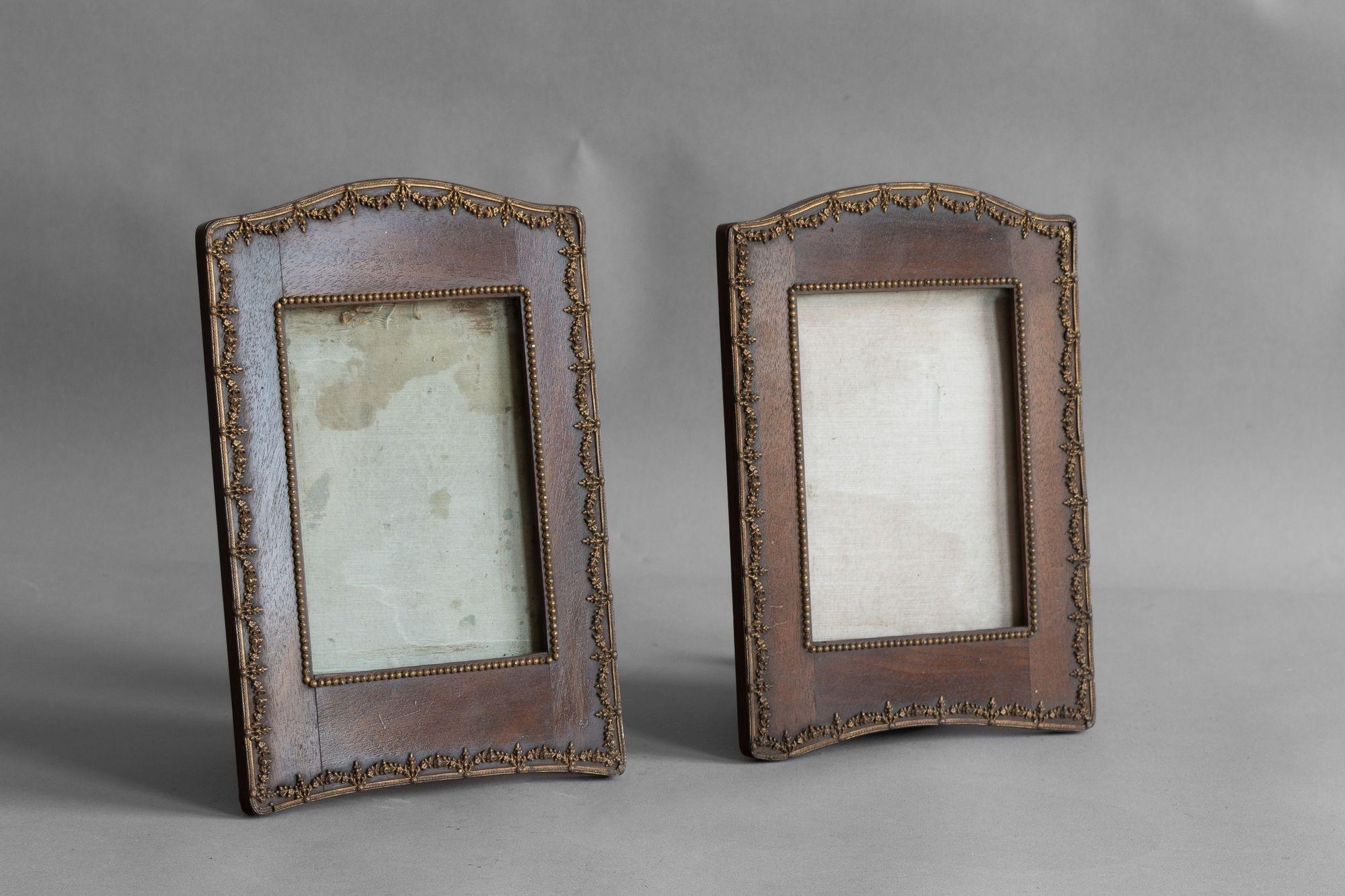 Pair of wooden frames with brass beaded edging.
Circa 1930.
H 24cm x W 16.5cm x D 1.5cm
Please be in touch for an accurate shipping price.