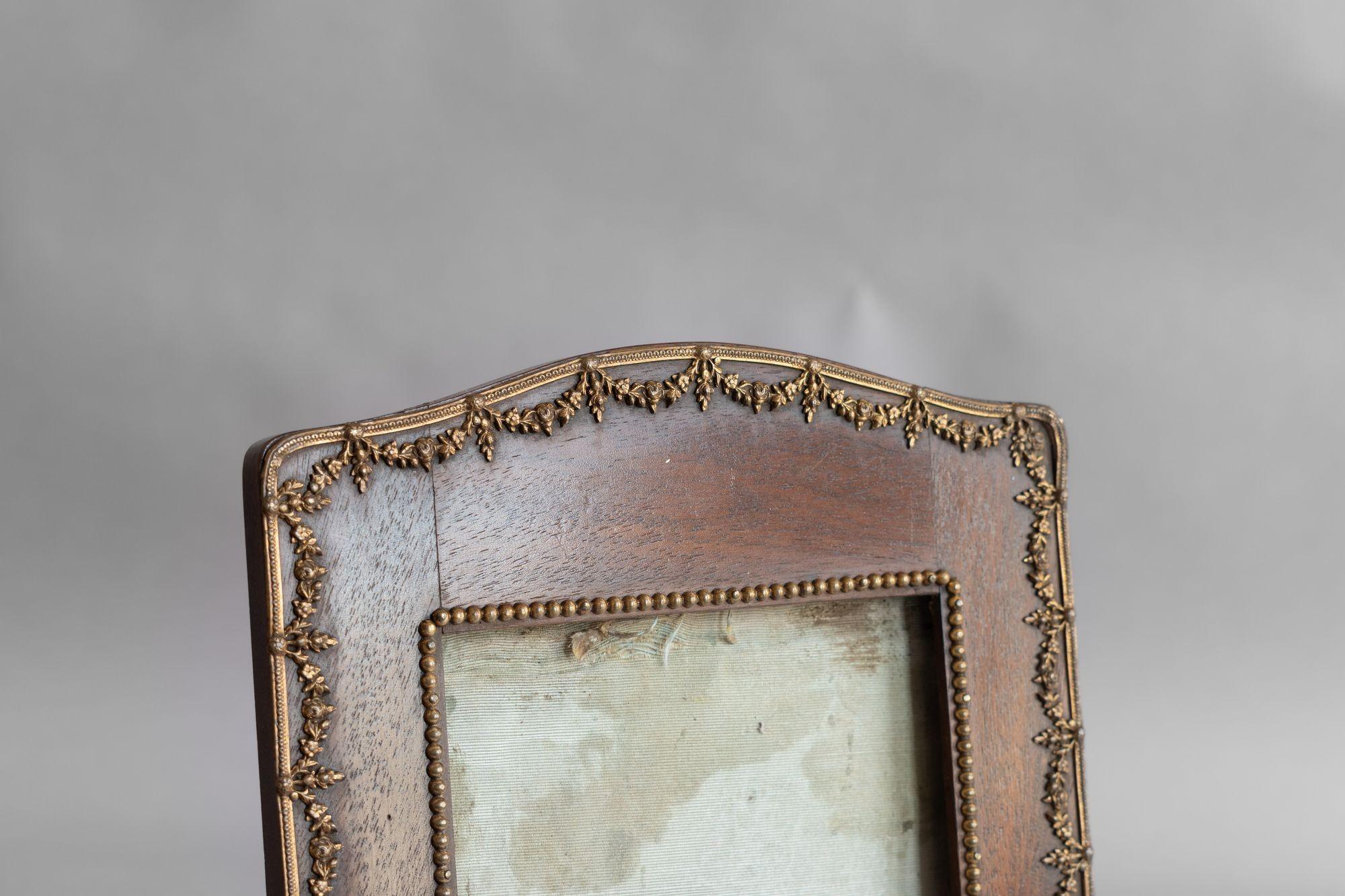 Edwardian Pair of Frames For Sale