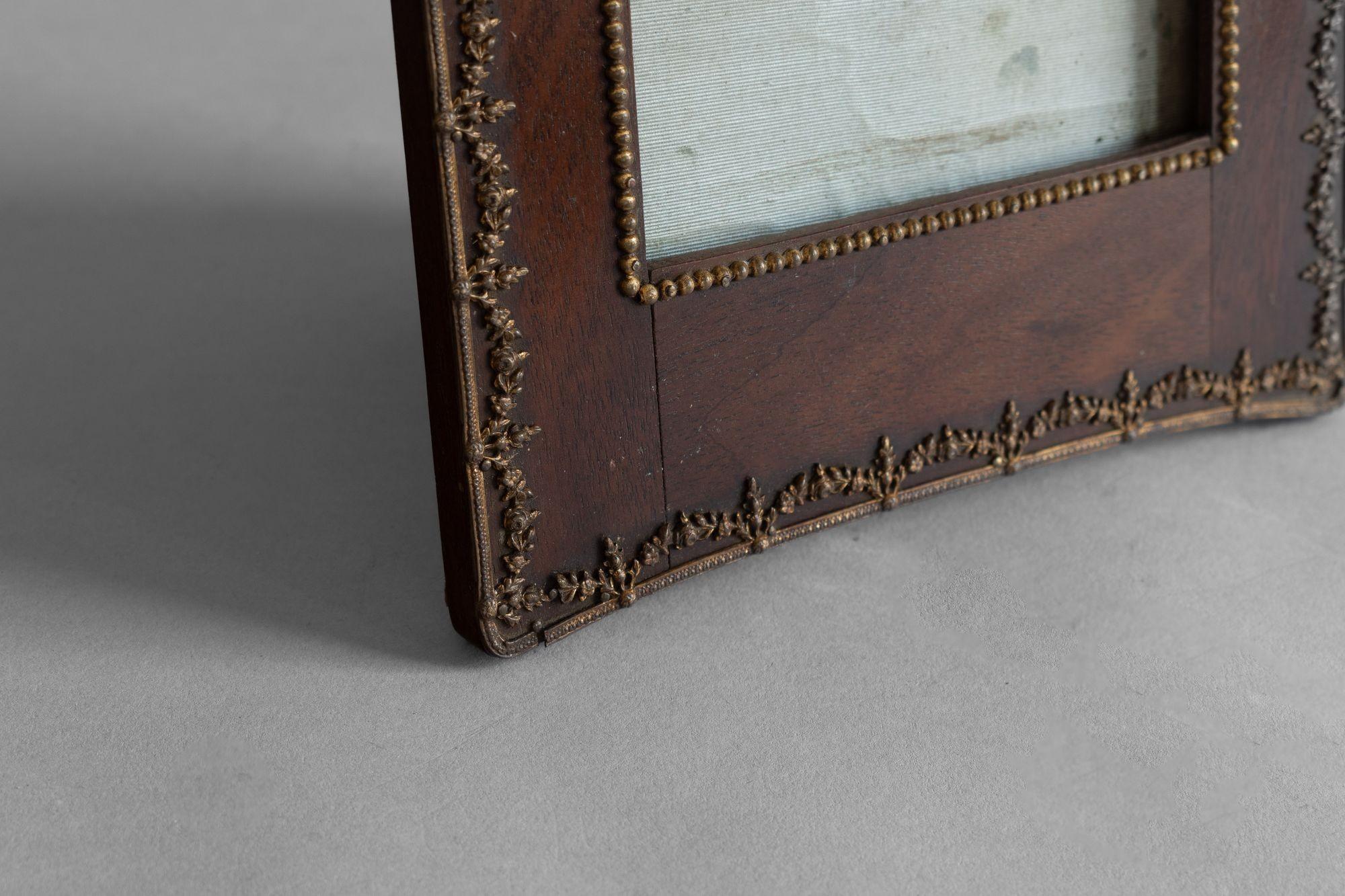 Mid-20th Century Pair of Frames For Sale