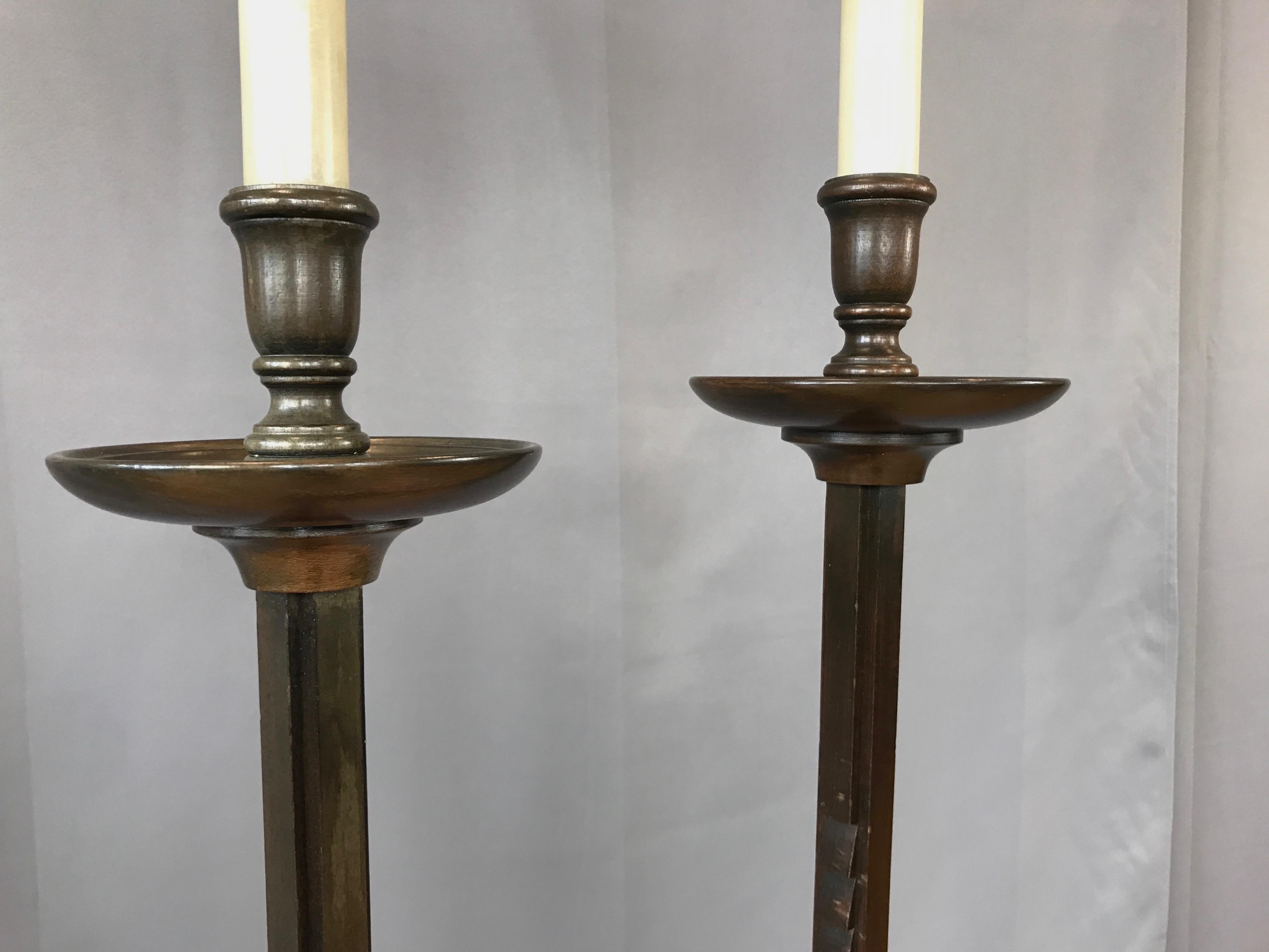 Mid-20th Century Pair of Frances Elkins Ratcheted Adjustable Height Mahogany Floor Lamps, 1940s