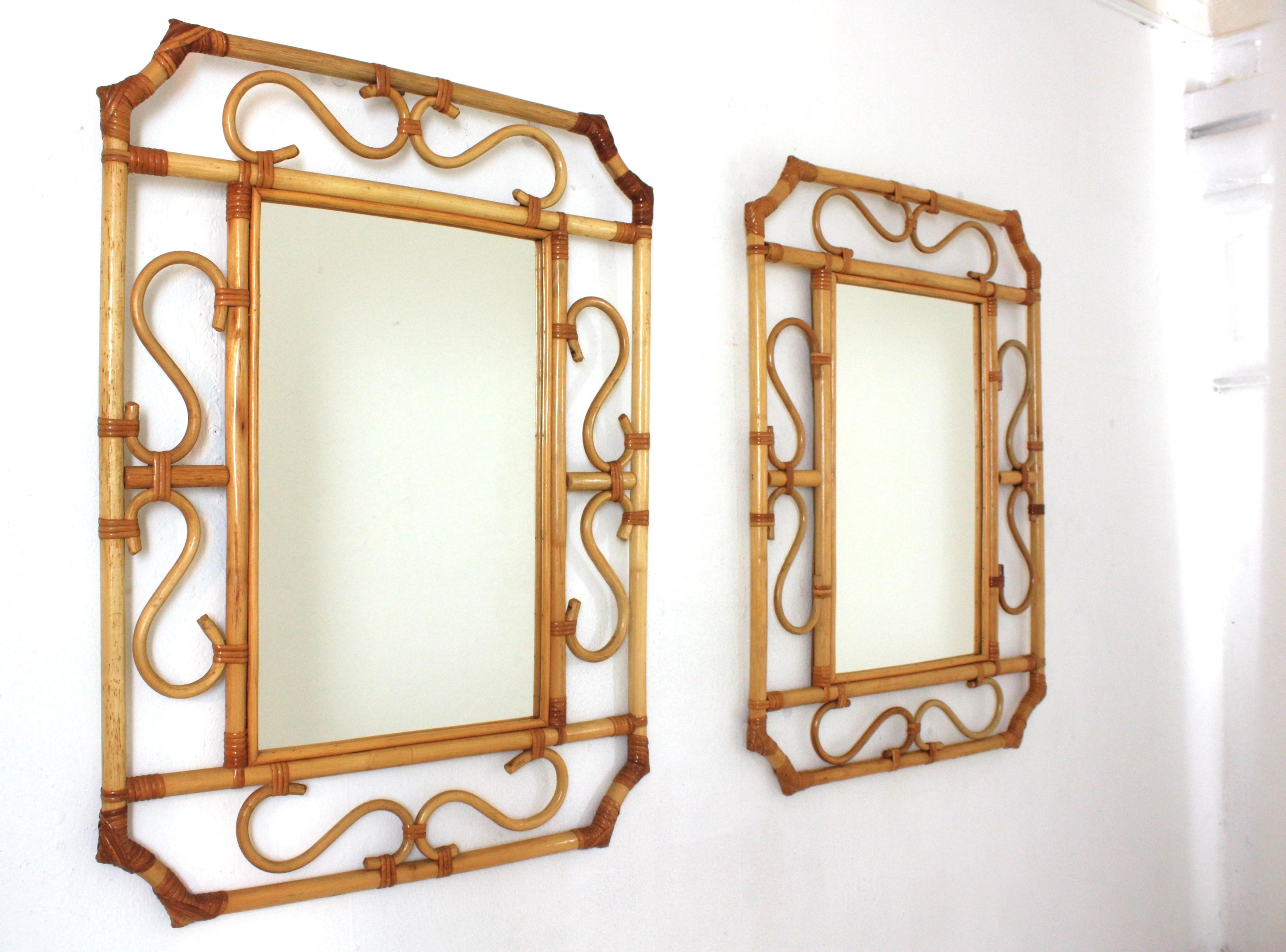 Mid-Century Modern Paire de grands miroirs octogonaux en rotin de style Franco Albini, Italie, années 60 en vente
