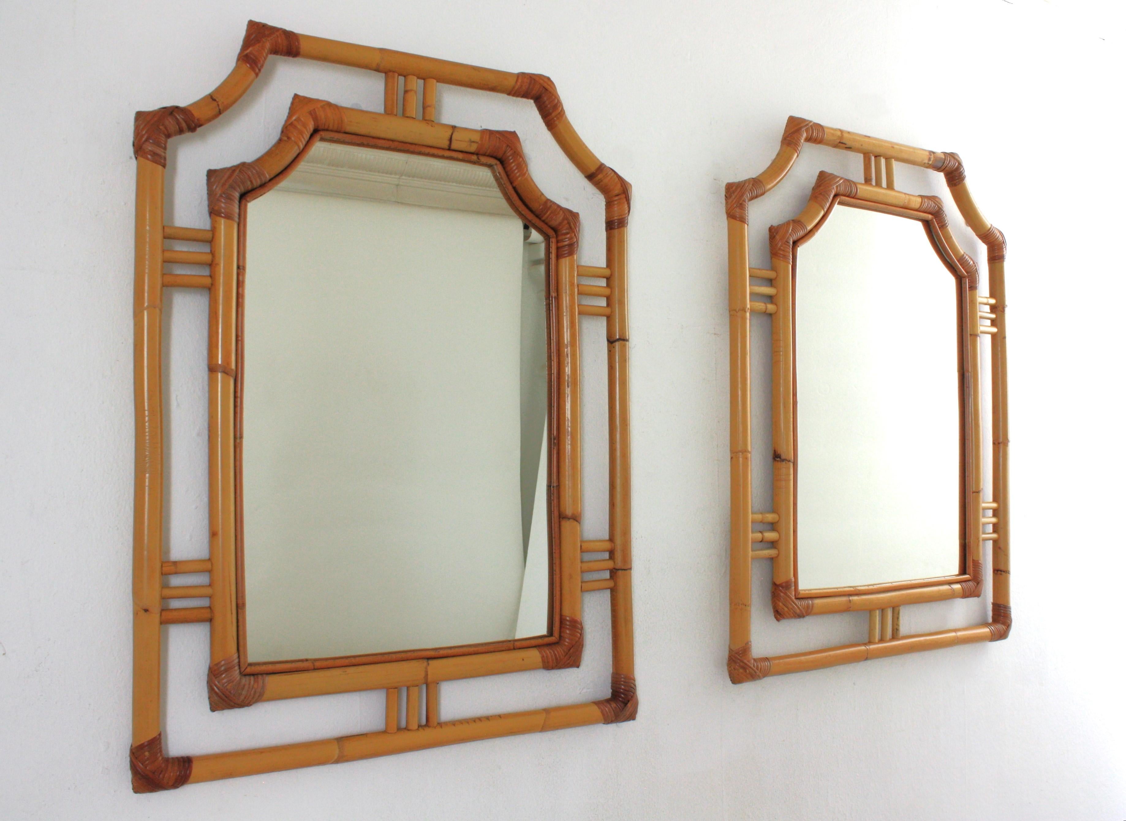 Mid-Century Modern Paire de grands miroirs en forme de pagode en rotin, style Franco Albini, Italie, années 60 en vente