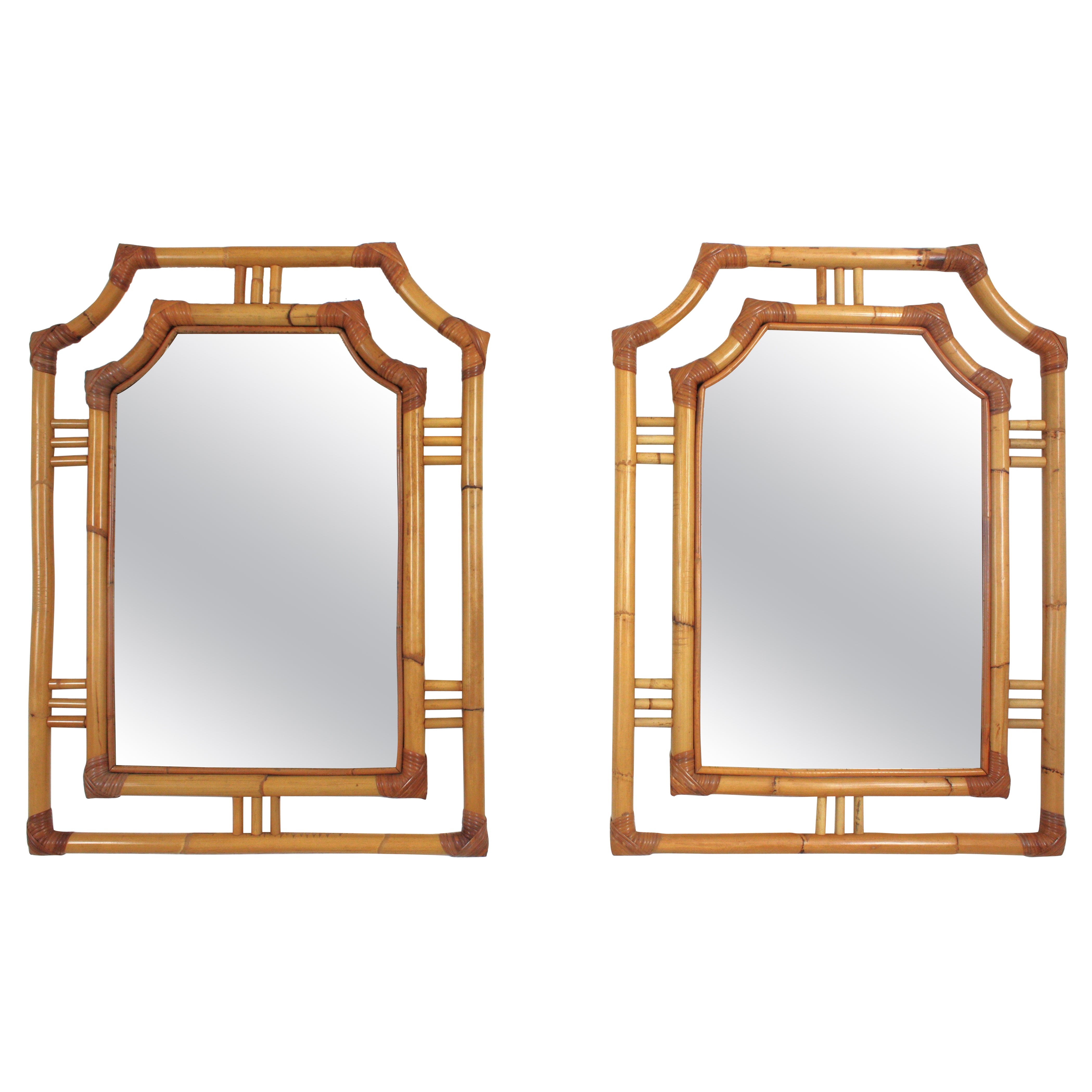 Paire de grands miroirs en forme de pagode en rotin, style Franco Albini, Italie, années 60 en vente