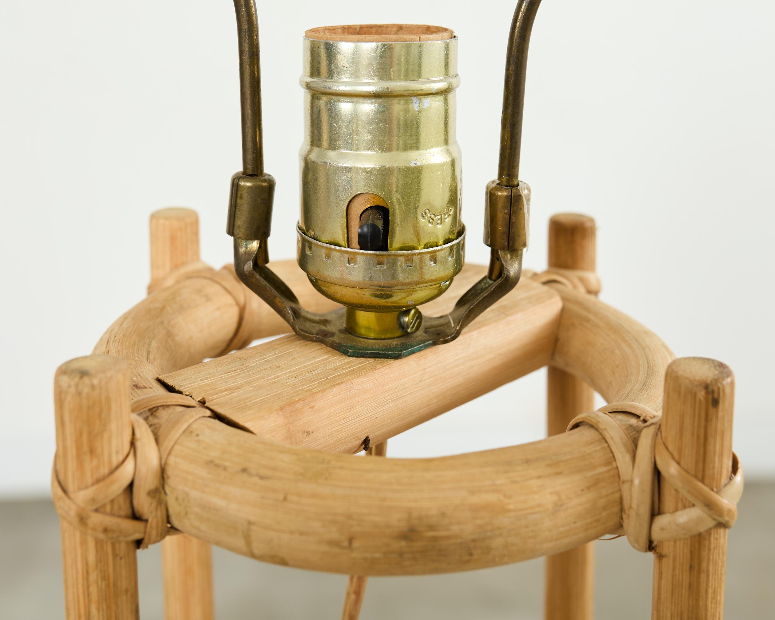 Paire de lampadaires en rotin moderne organique de style Franco Albini en vente 10