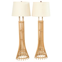 Paire de lampadaires en rotin moderne organique de style Franco Albini