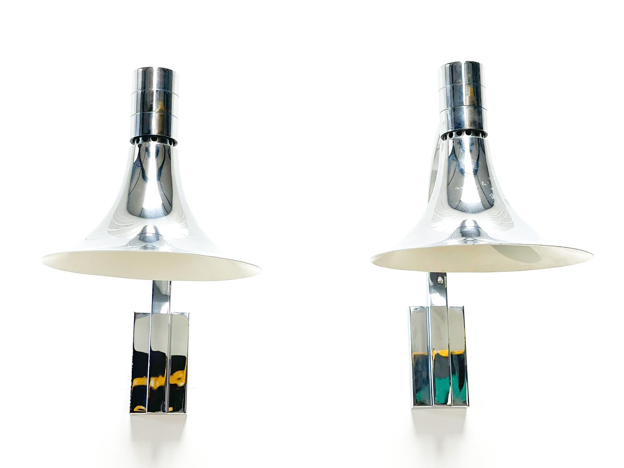 Pair of Franco Albini trumpet wall lamps For Sale 2
