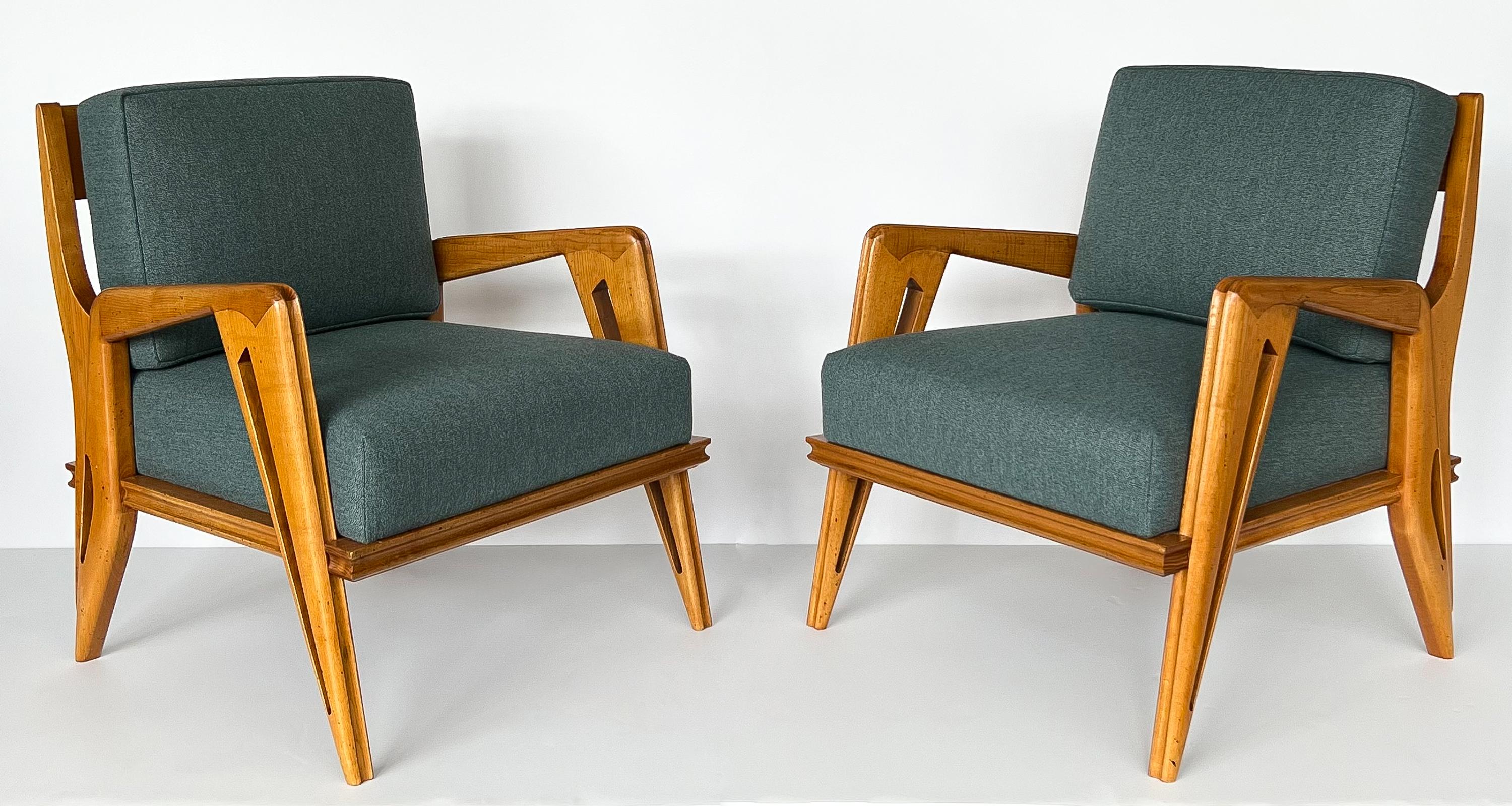 Pair of Franco Campo and Carlo Graffi Sculptural Italian Lounge Chairs In Good Condition In Chicago, IL