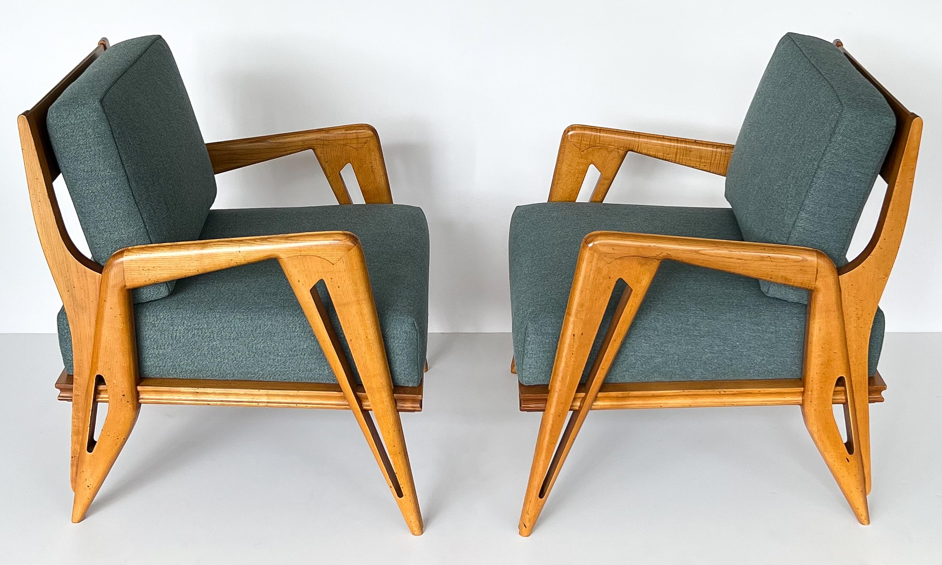 Pair of Franco Campo and Carlo Graffi Sculptural Italian Lounge Chairs 1