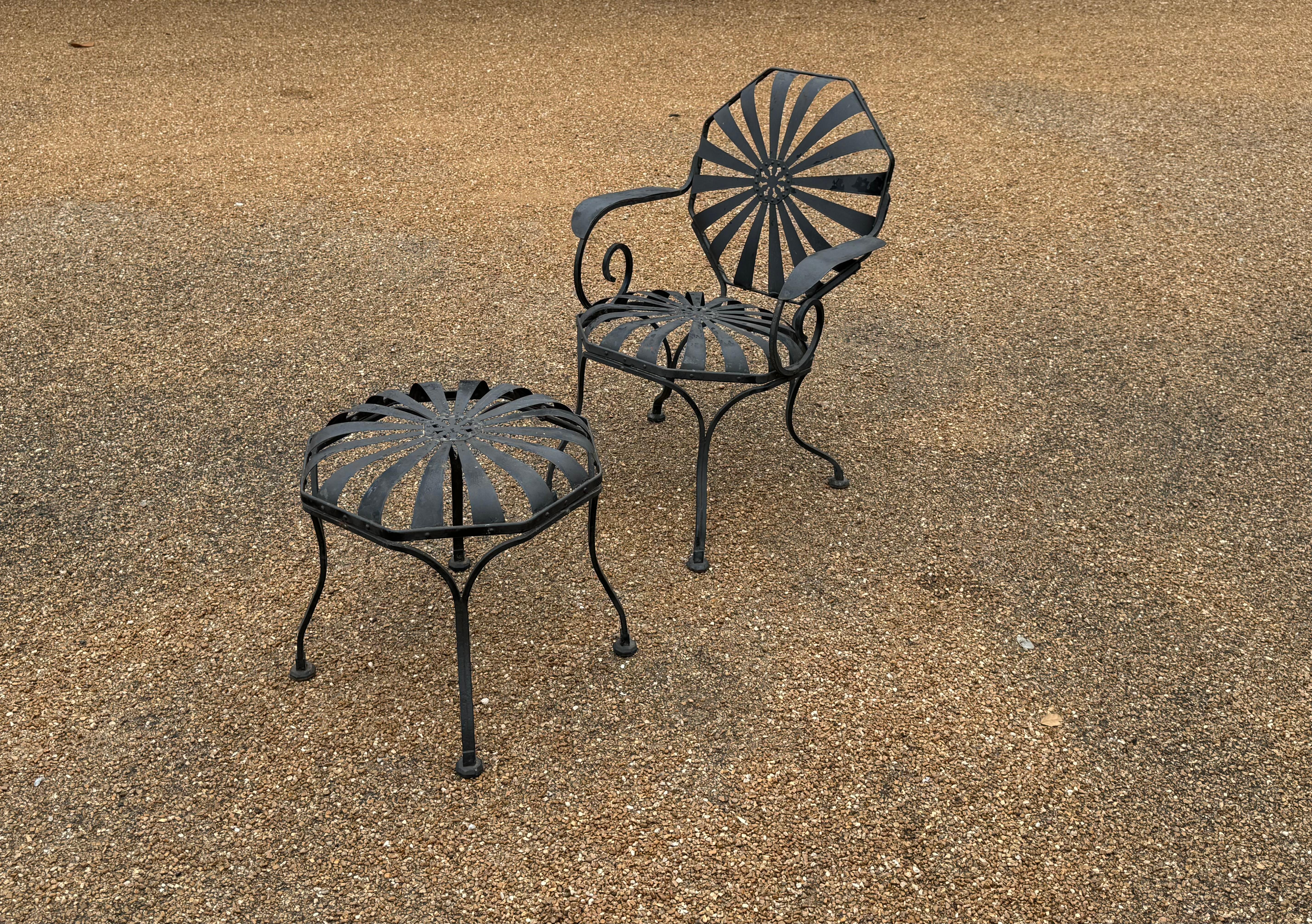 Pair of Francois Carre Black Pinwheel or Sunburst Garden Arm Chairs with Ottoman In Good Condition In St. Louis, MO