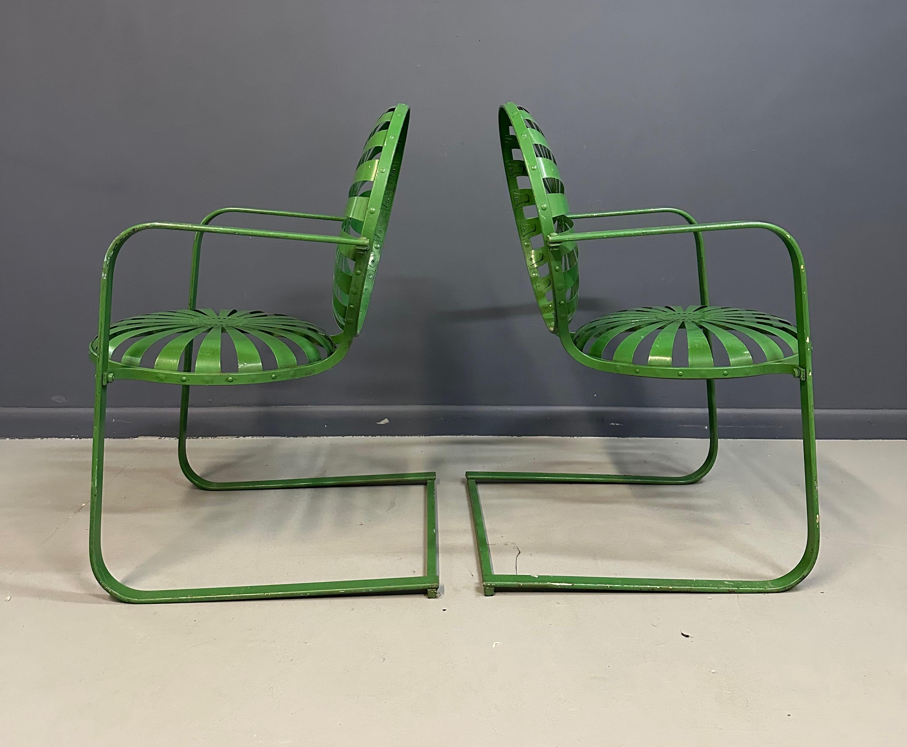 Pareja de mecedoras metálicas François Carre Sunburst, Francia, años 30 Acero en venta