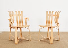 Coppia di sedie Frank Gehry per Knoll in acero Hat Trick