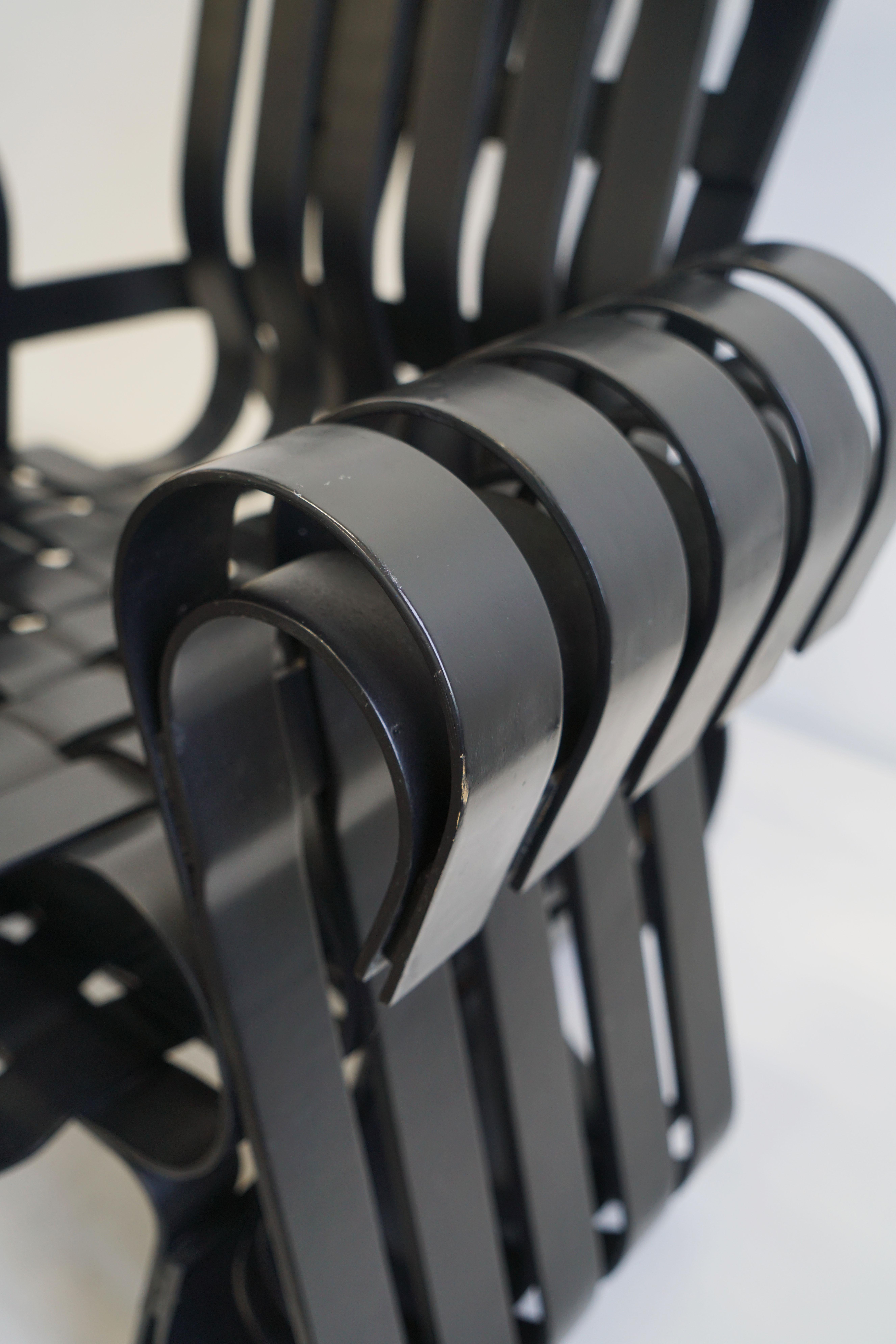 Coppia di sedie Power Play di Frank Gehry per Knoll, laccate nere in vendita 4