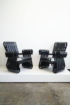 Coppia di sedie Power Play di Frank Gehry per Knoll, laccate nere