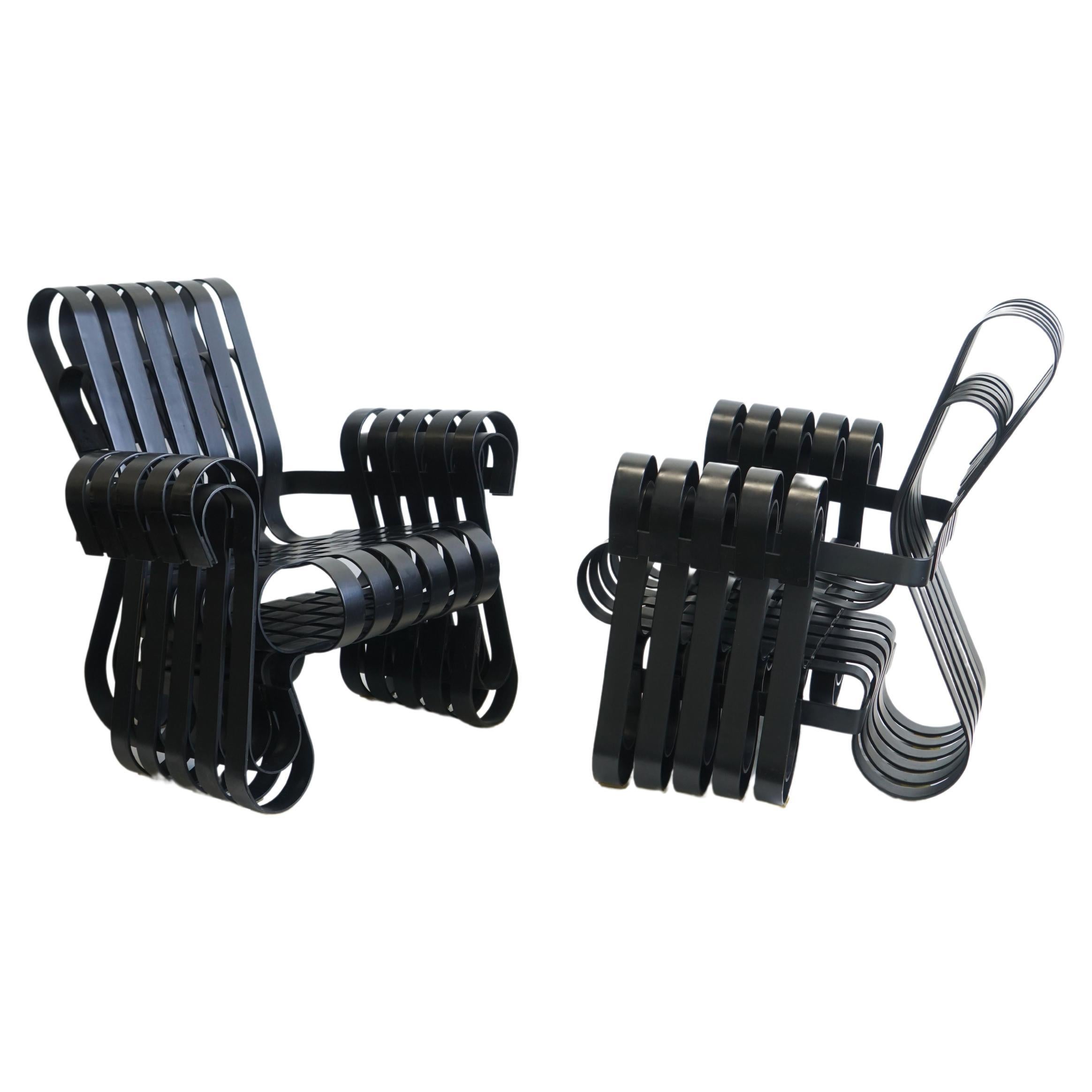 Paire de chaises Power Play de Frank Gehry pour Knoll, laquées noires