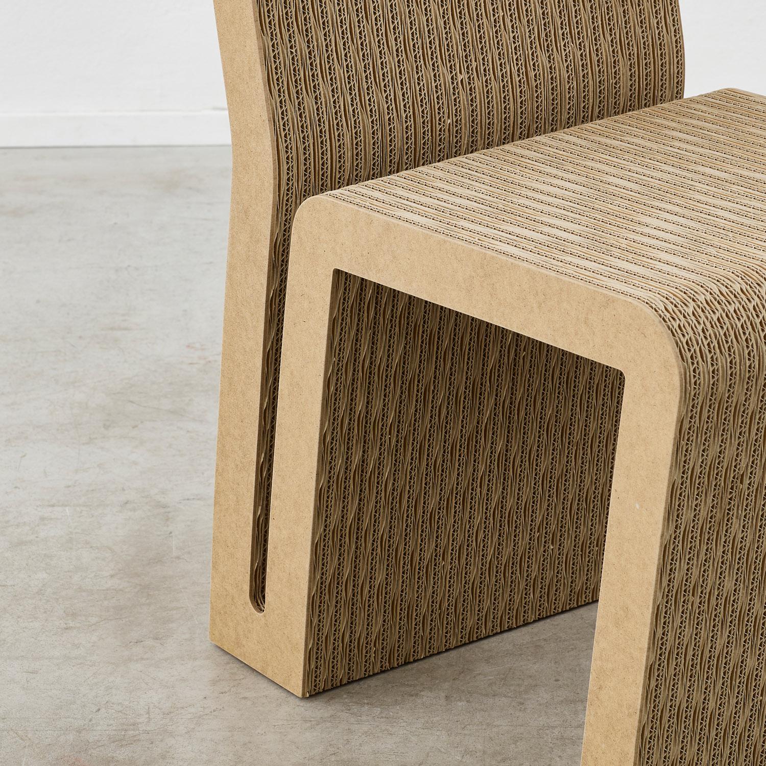Pair of Frank Gehry Side Chairs in corrugated cardboard Vitra - USA 1972 For Sale 4