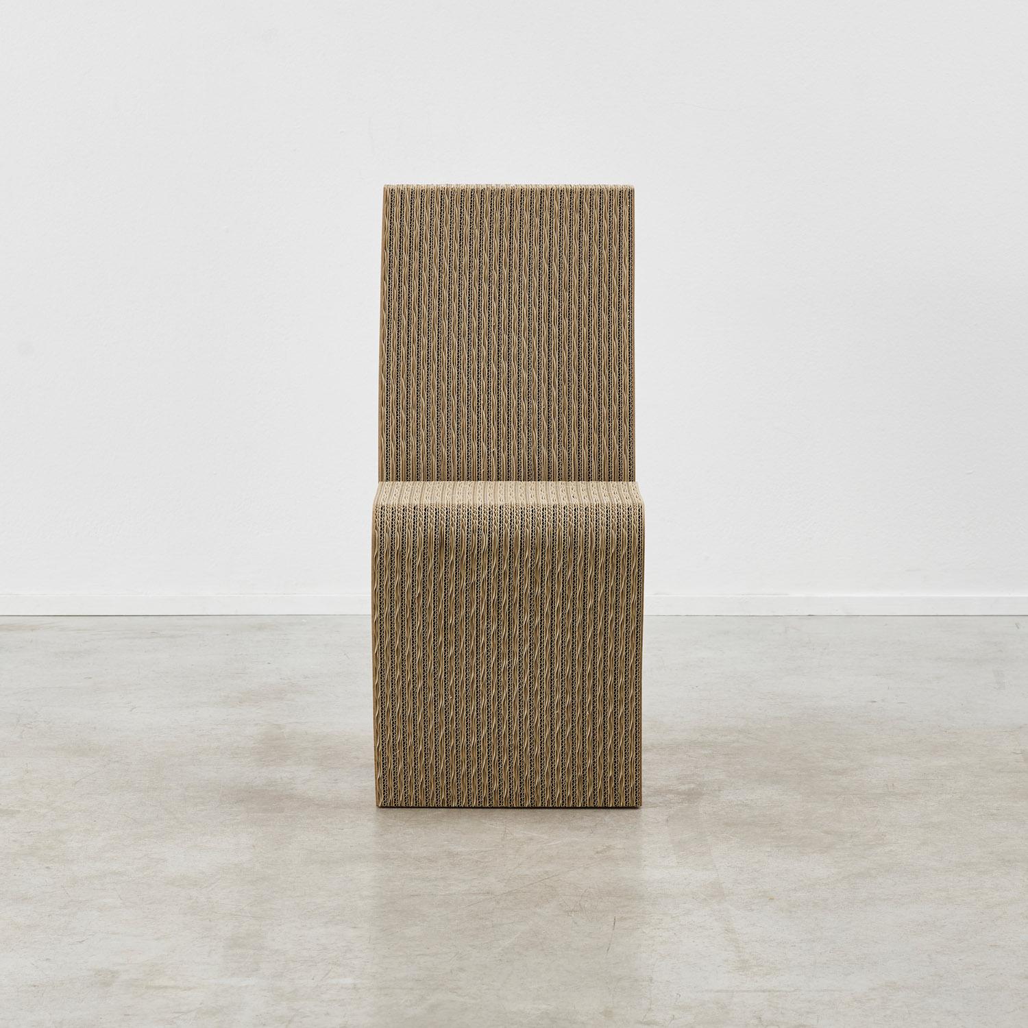 Pair of Frank Gehry Side Chairs in corrugated cardboard Vitra - USA 1972 For Sale 3