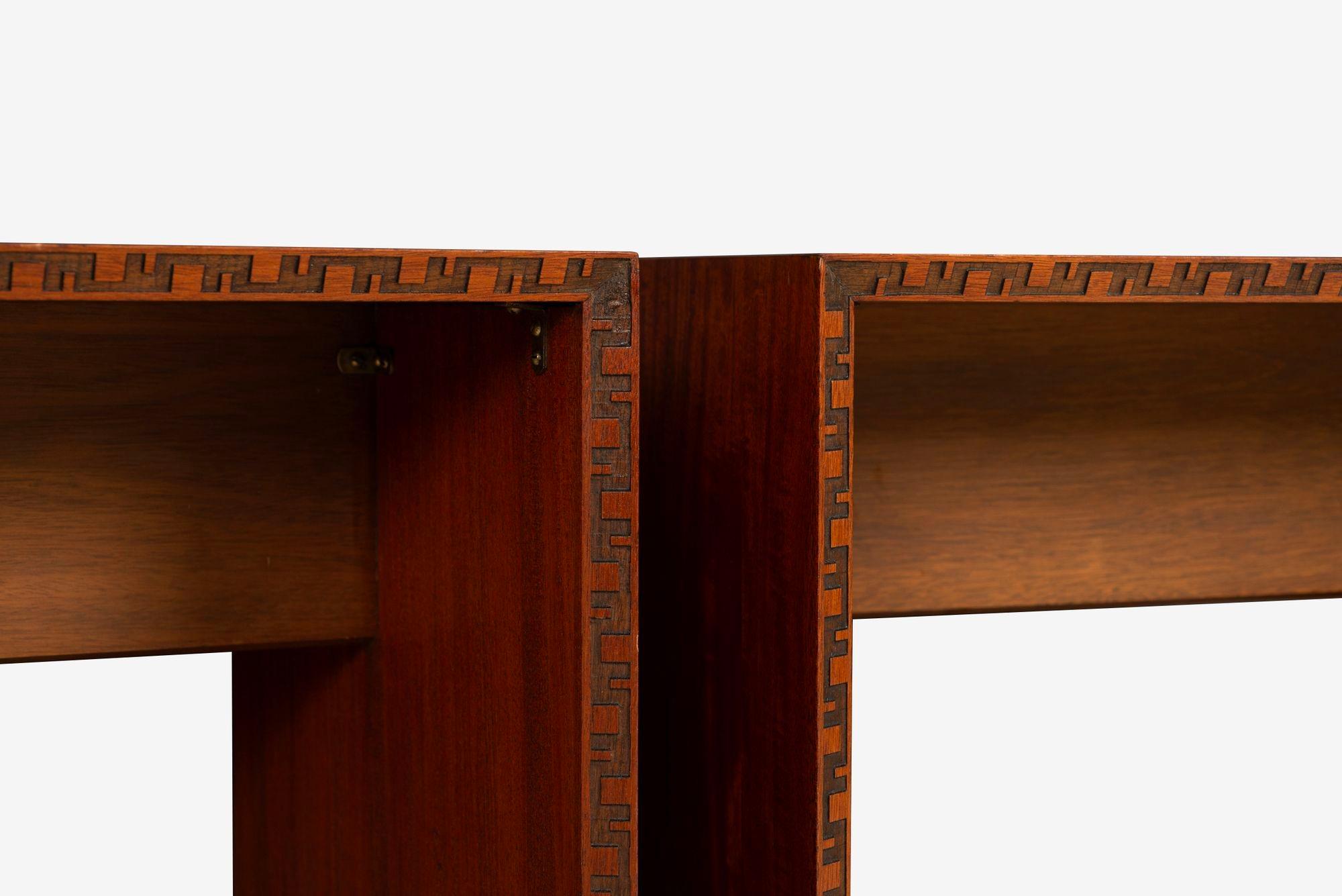 Pair of Frank Lloyd Wright End or Side Tables In Good Condition For Sale In Chicago, IL