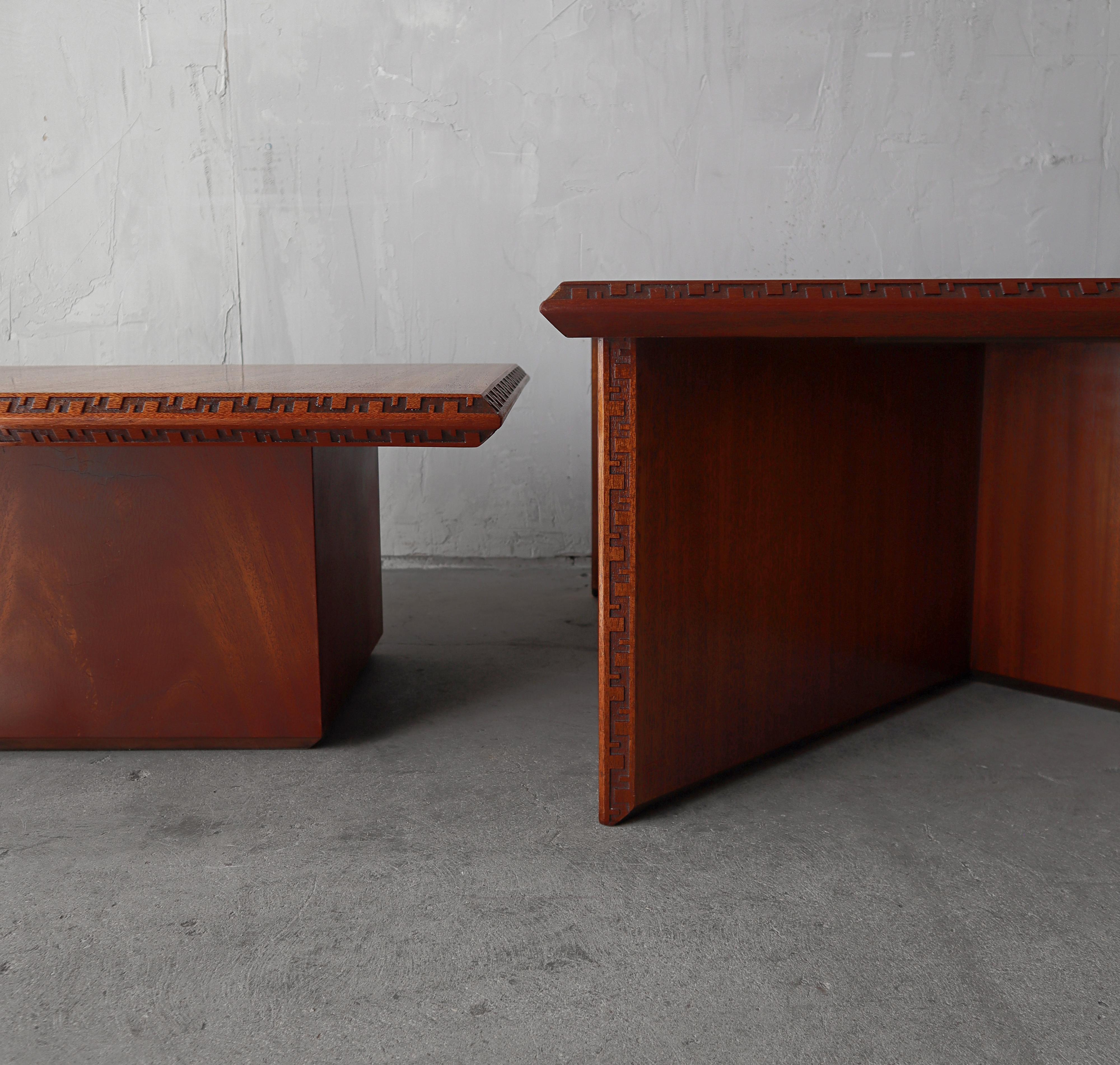 Pareja de mesas Taliesin de Frank Lloyd Wright para Henredon en venta 5