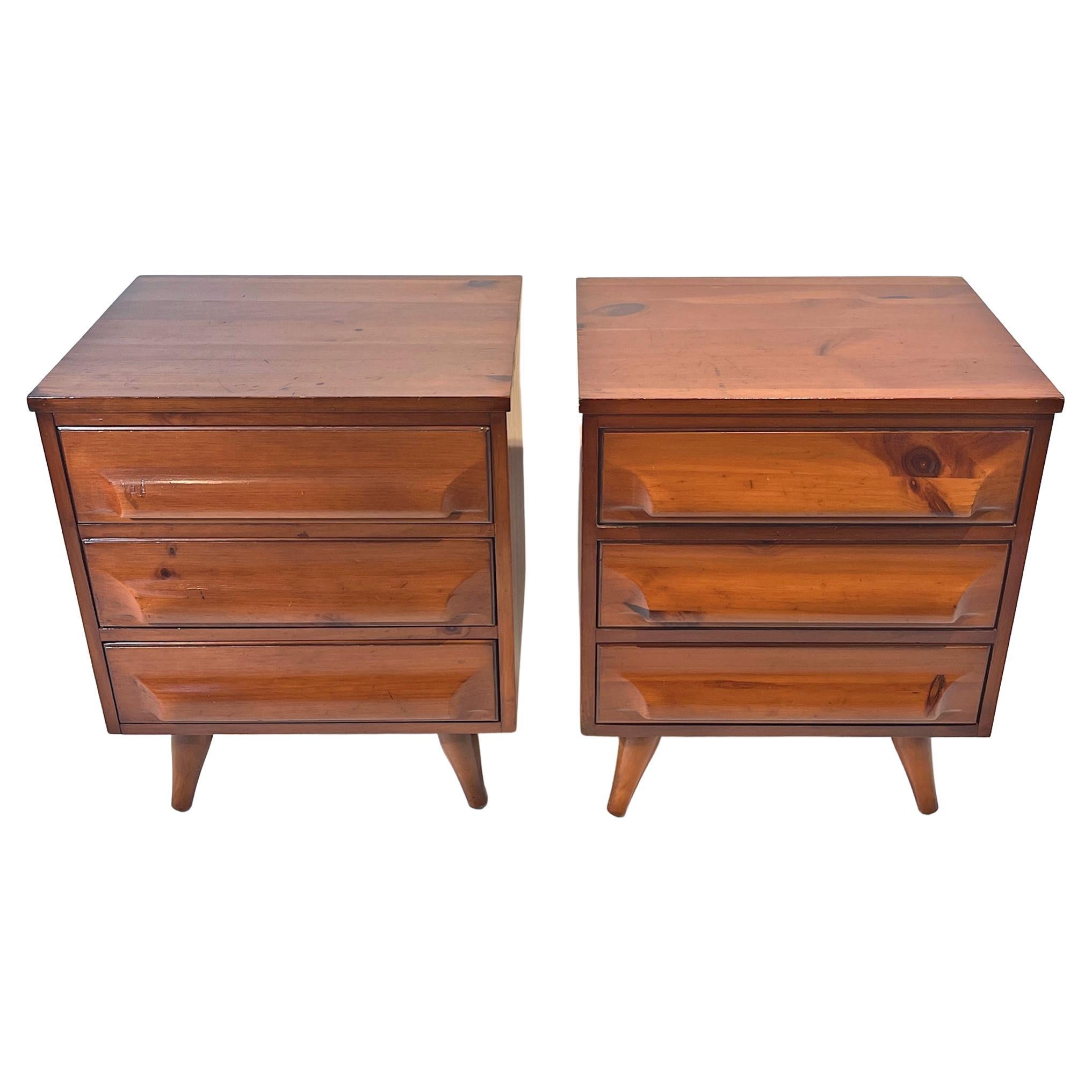 Pair of Franklin Shockey Sculpted Adirondack Modern Pine Nightstands End Tables