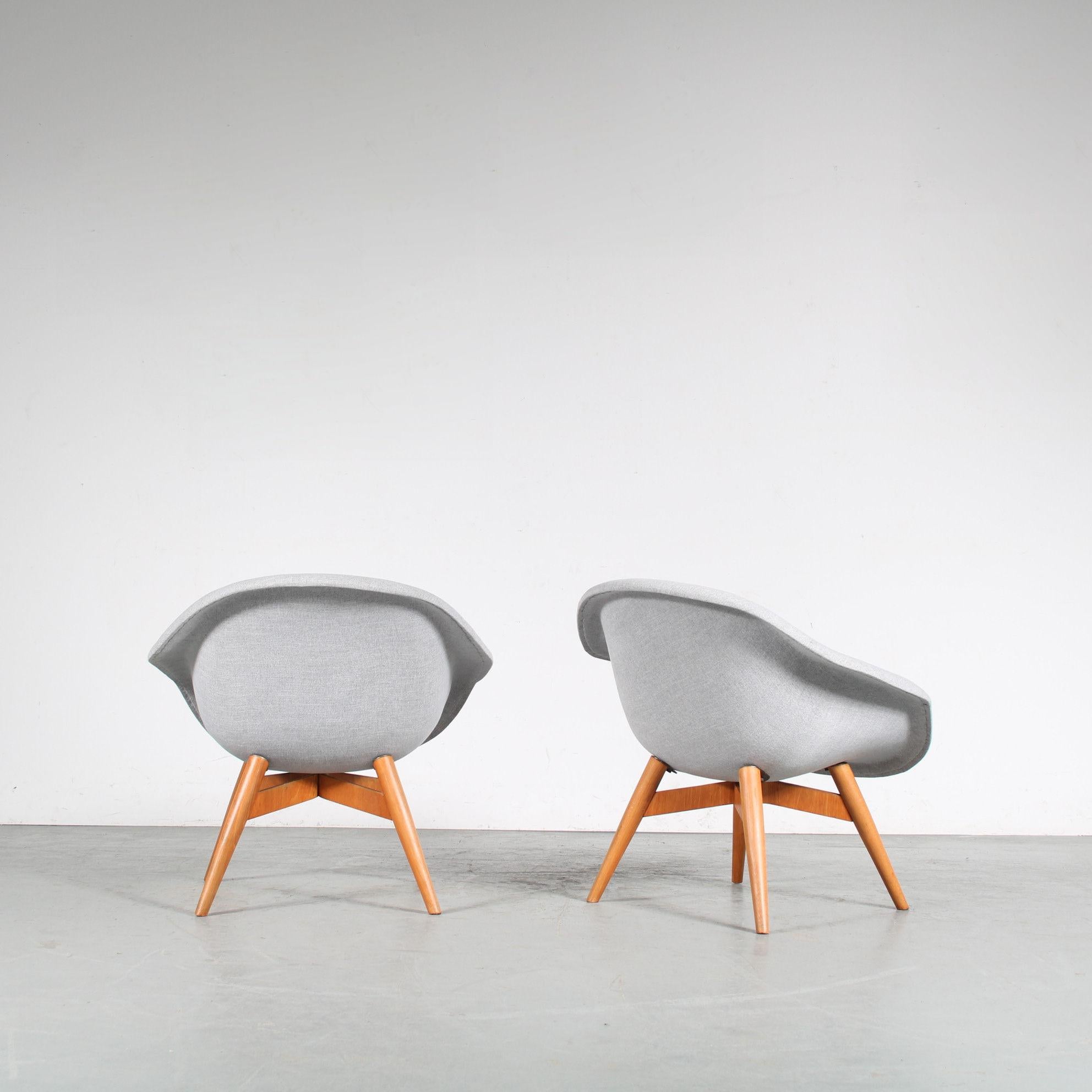 Pair of Frantisek Jirak Lounge Chairs from Czech, 1950 For Sale 3