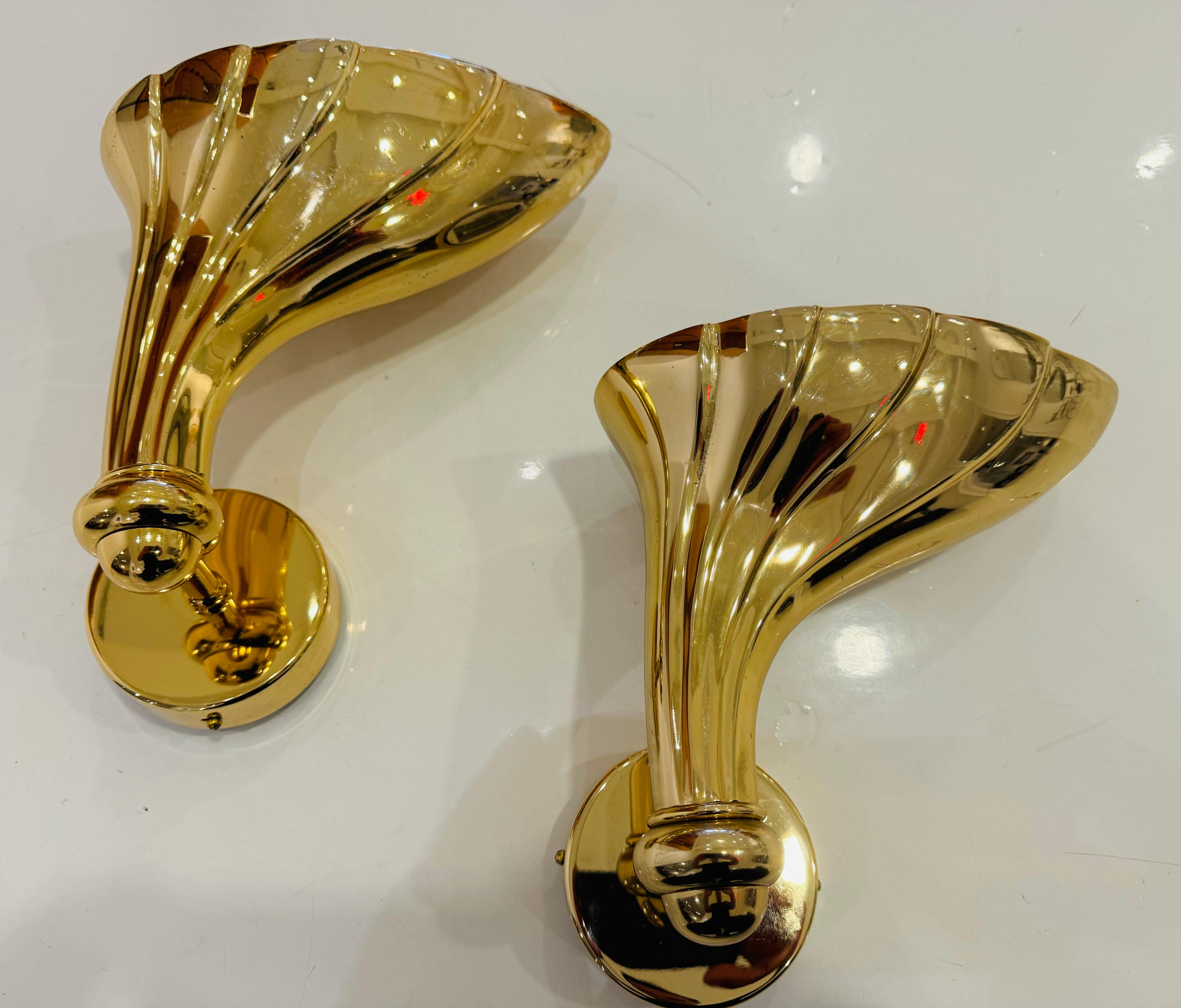 Pair of Fratelli Martini 1980 Polished Bronze Italian Wall Lamps For Sale 3