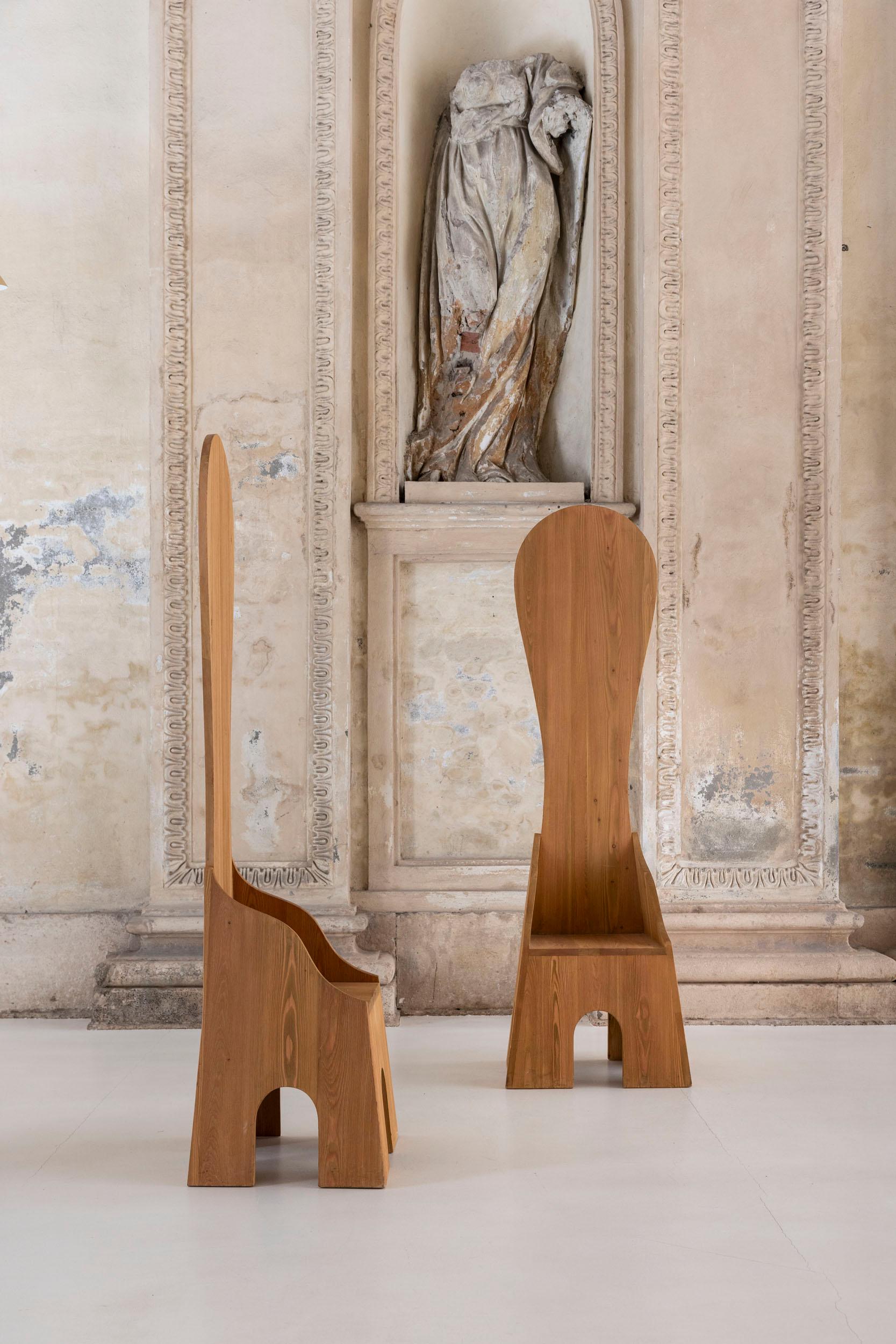 Paar Fratina-Stühle, entworfen von Mario Ceroli für Poltronova, Italien 1972, Paar (Moderne der Mitte des Jahrhunderts) im Angebot