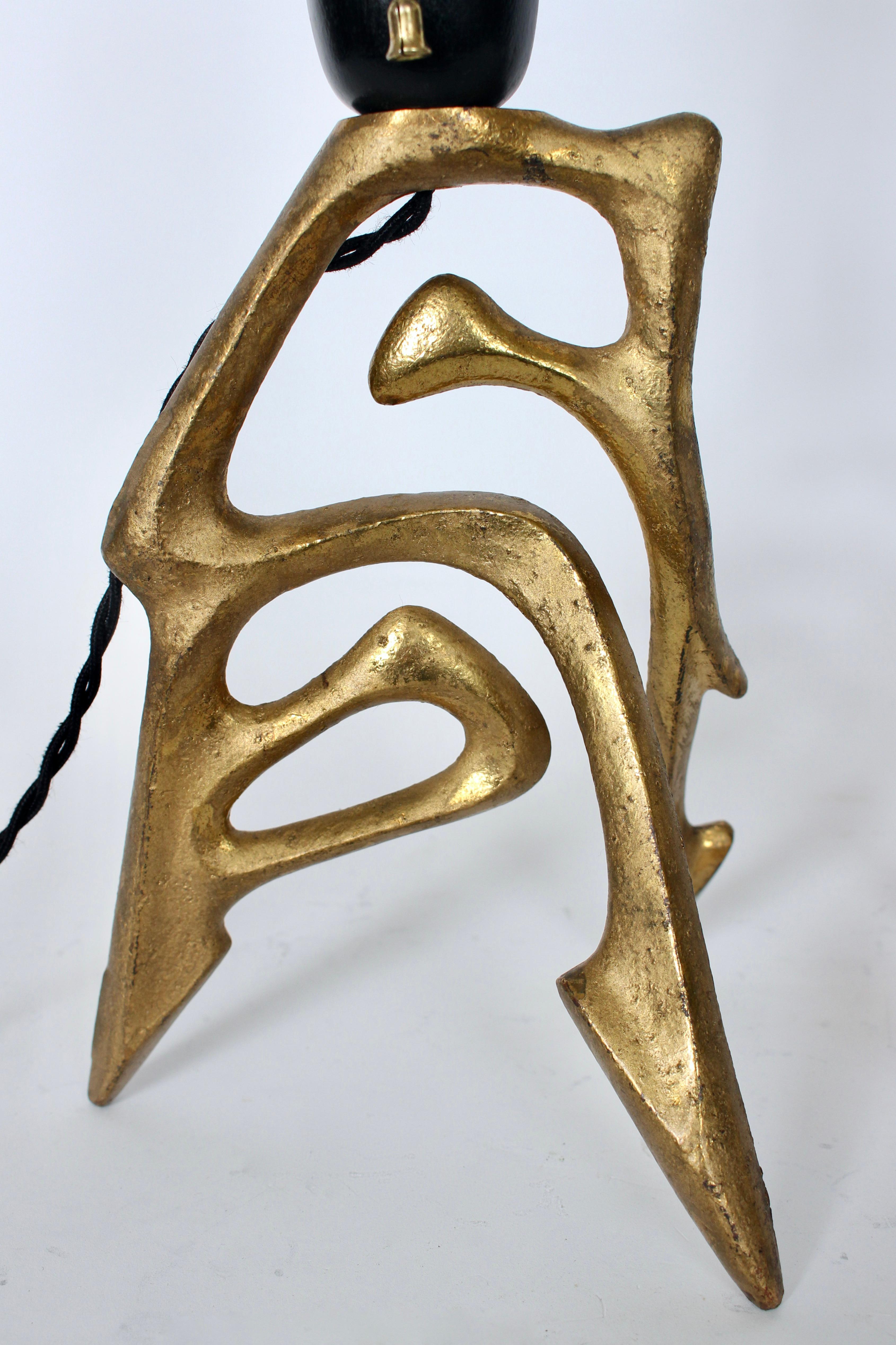 Paar abstrakte figurative Tischlampen aus Bronze von Frederic Weinberg, ca. 1950  im Angebot 6