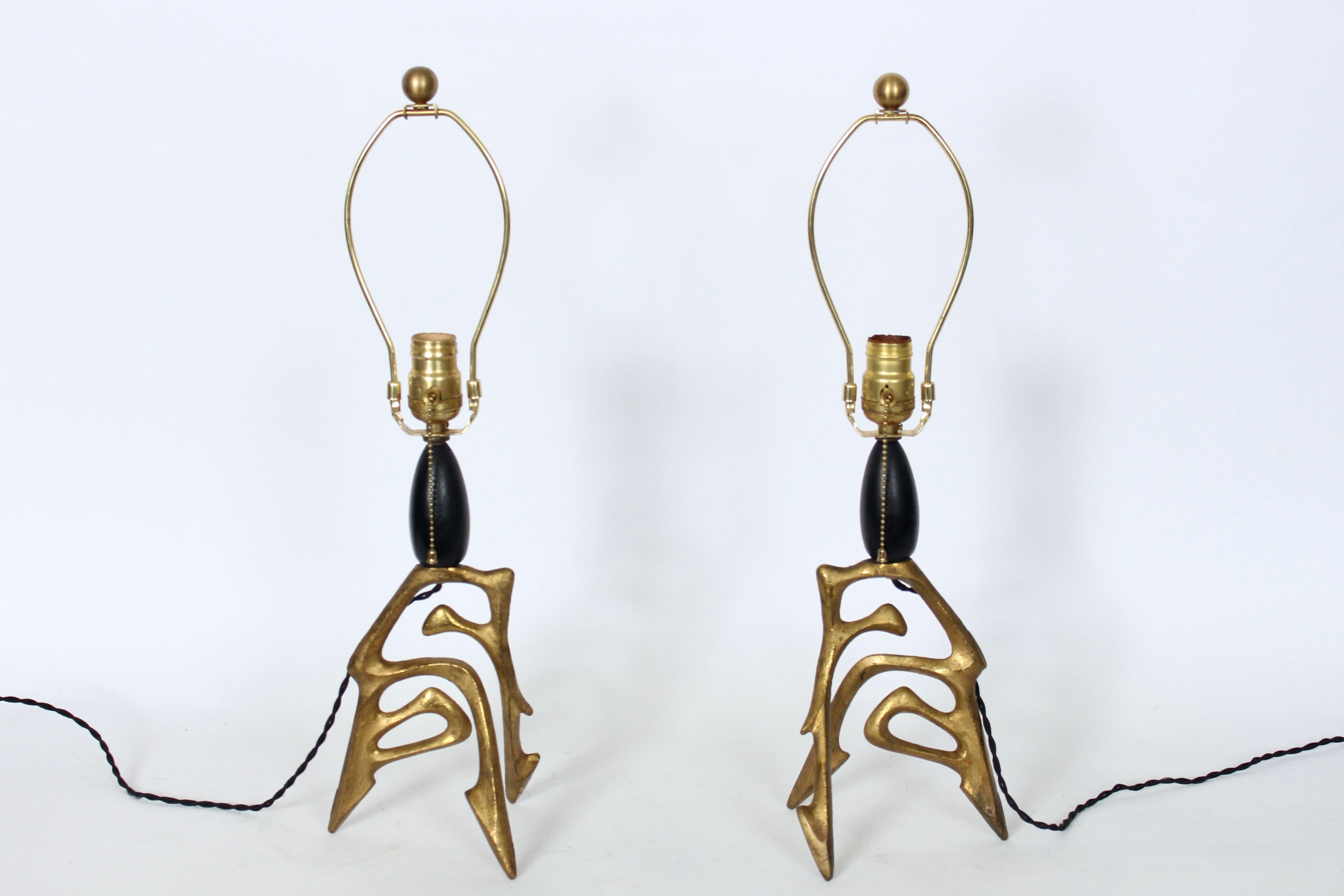 Pair of Frederic Weinberg Abstract Figurative Bronze Table Lamps, C. 1950  In Good Condition For Sale In Bainbridge, NY