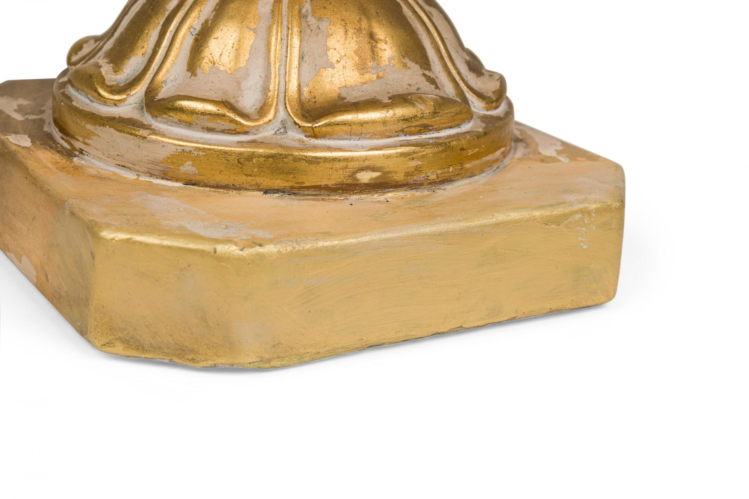Paire de lampes de bureau en plâtre doré à balustre Frederick Cooper American en vente 6