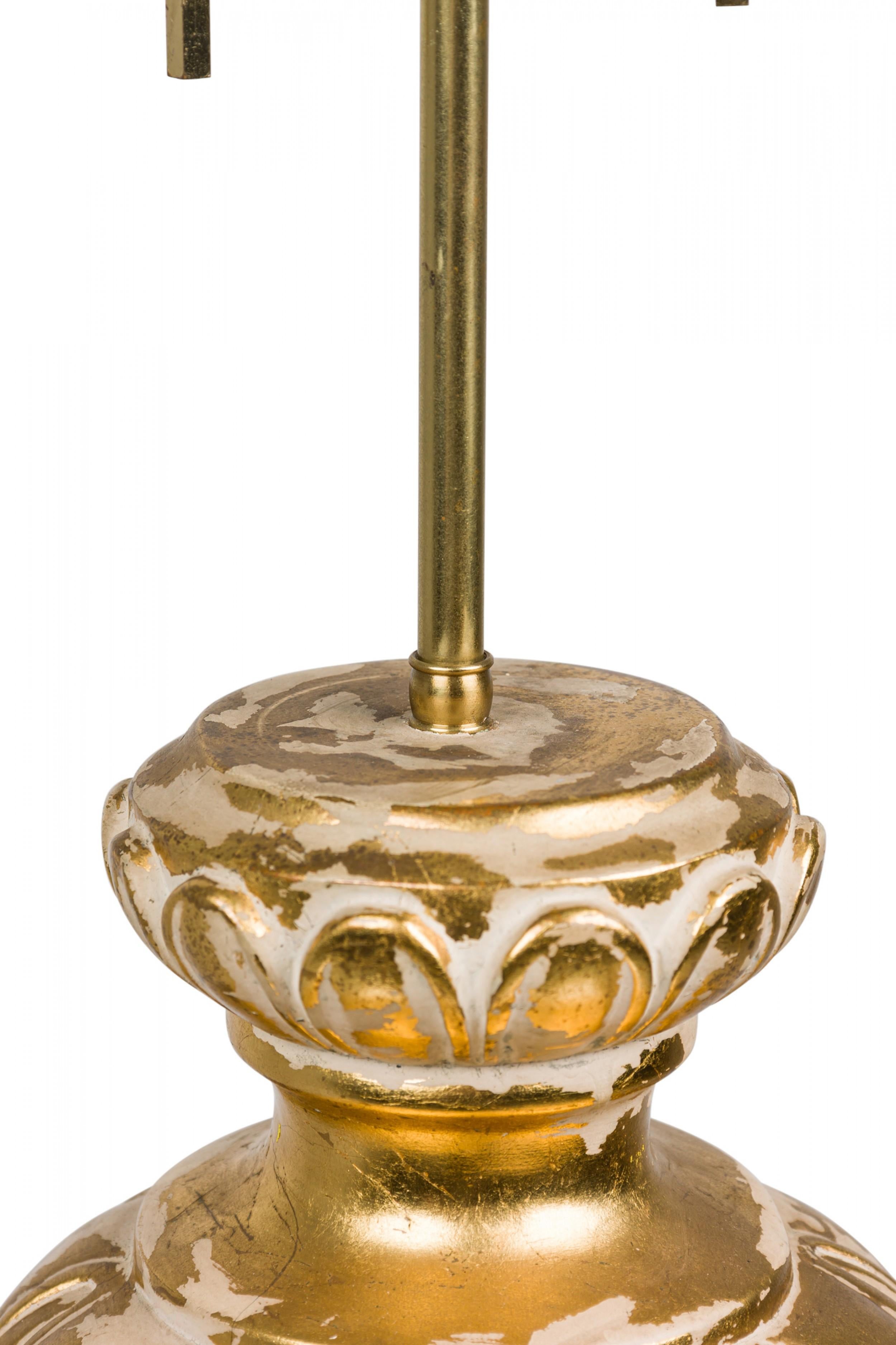 Ein Paar Frederick Cooper American Plaster Parcel Gilt Baluster Tischlampen im Angebot 2