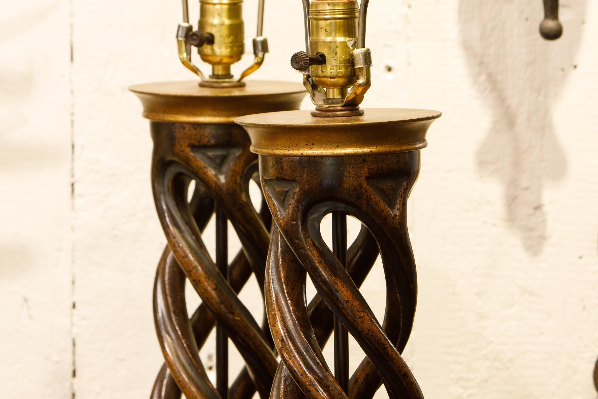Paar Frederick Cooper Helix-Tischlampen (amerikanisch) im Angebot