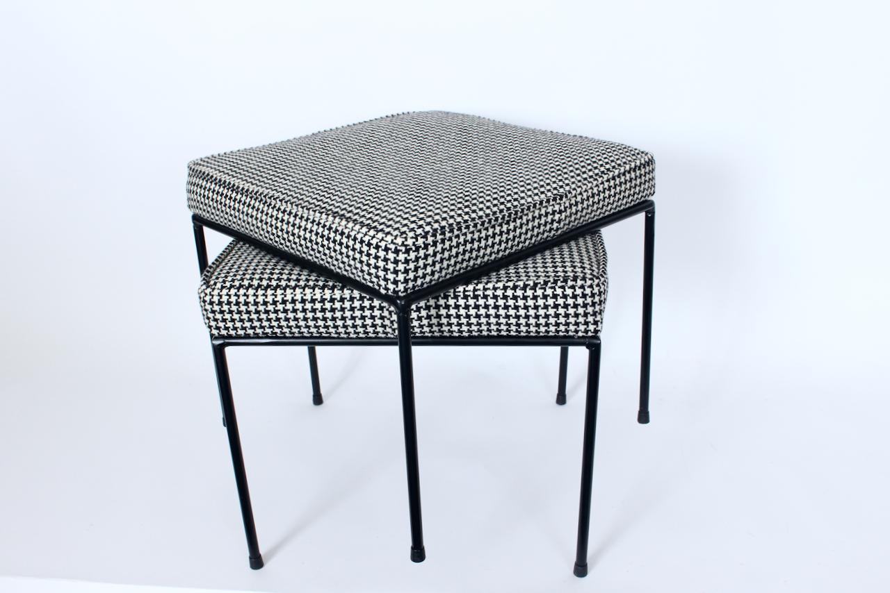 Paire de tabourets en fer Frederick Weinberg avec tissu 