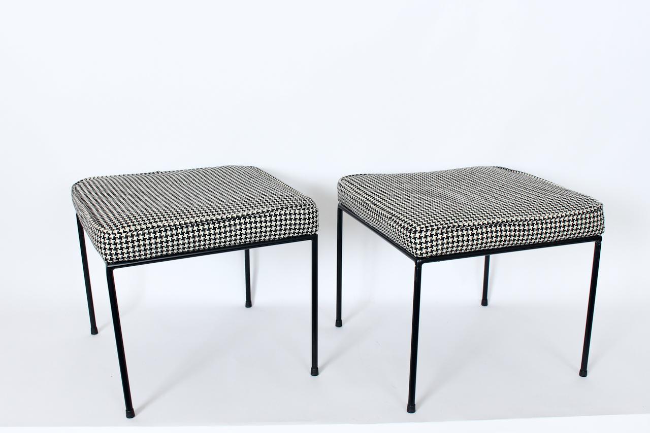 Paire de tabourets en fer Frederick Weinberg avec tissu 