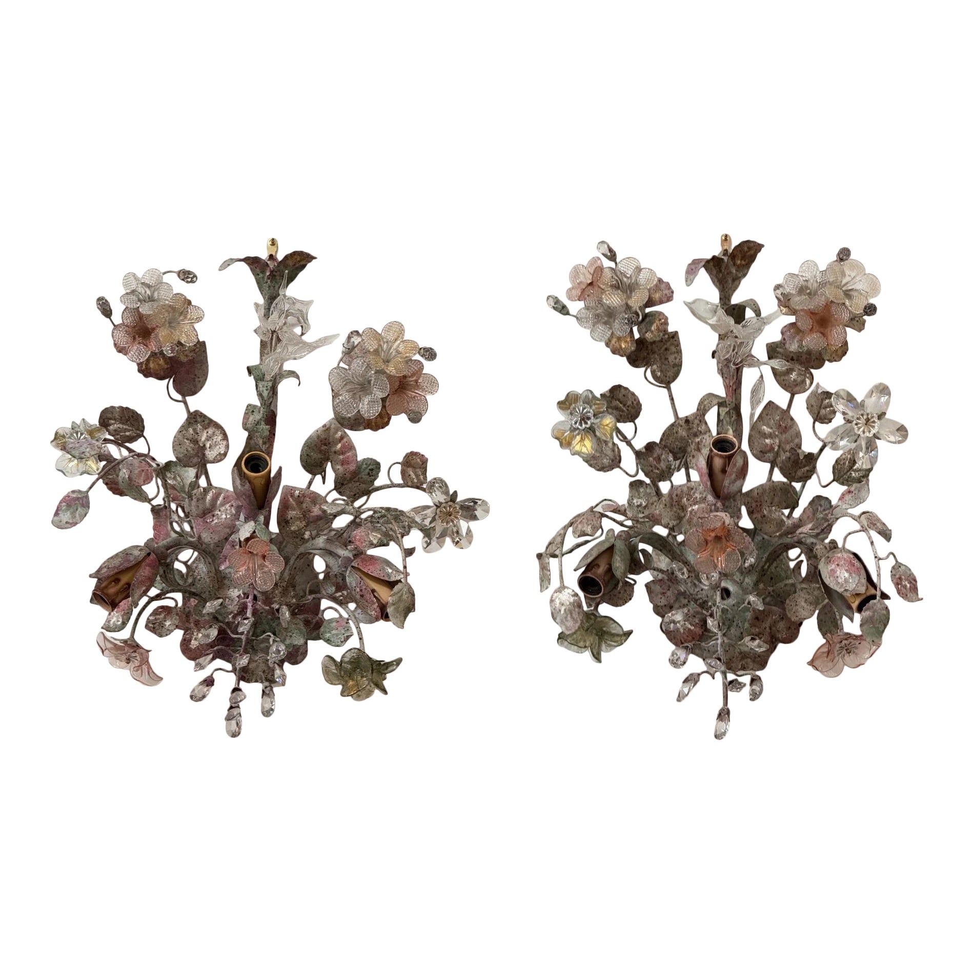 Coppia di appliques floreali di Murano e tole Fredrick Ramond della metà del secolo scorso in vendita