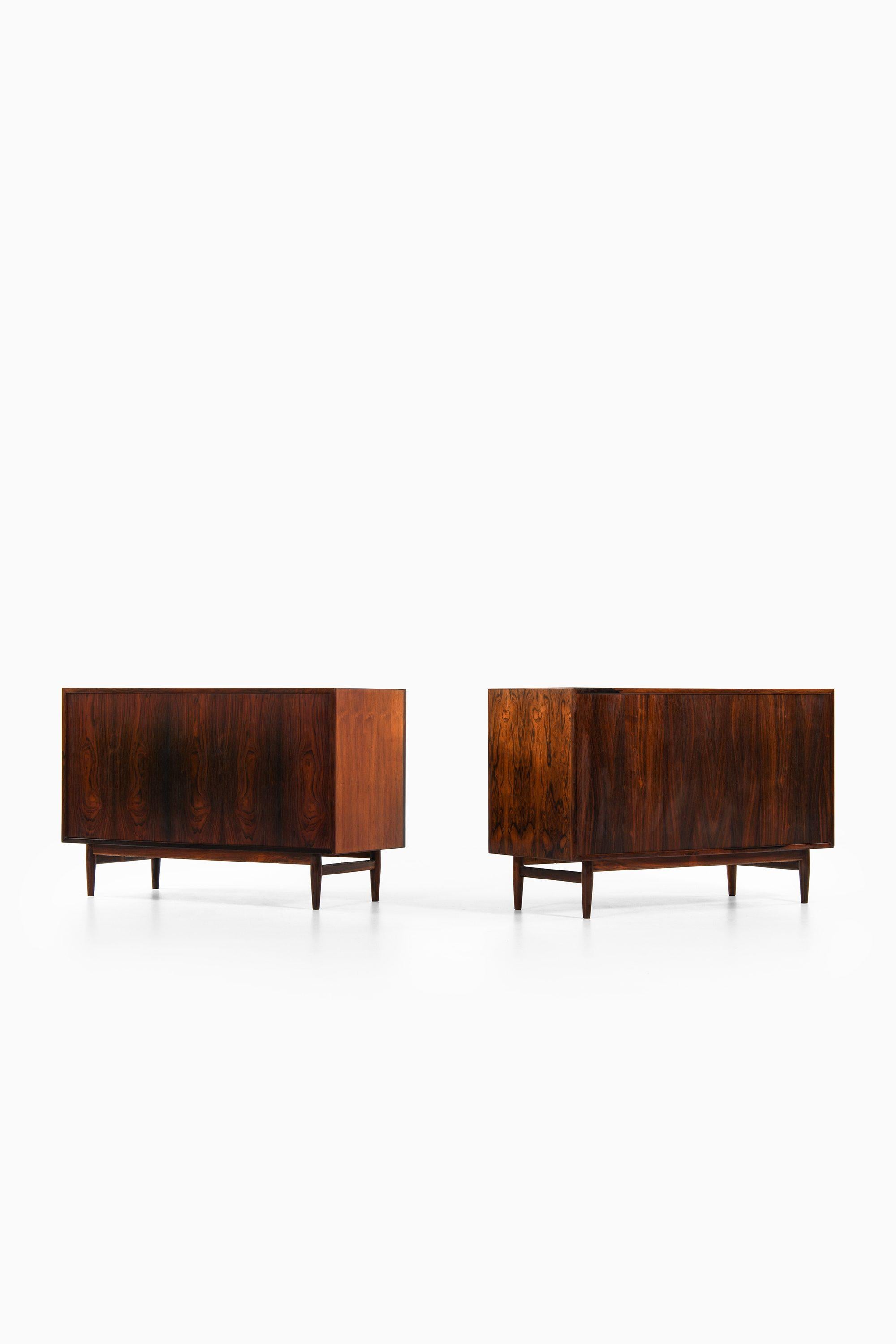 Danese Coppia di credenze indipendenti in palissandro e formica di Arne Vodder, anni '50 in vendita